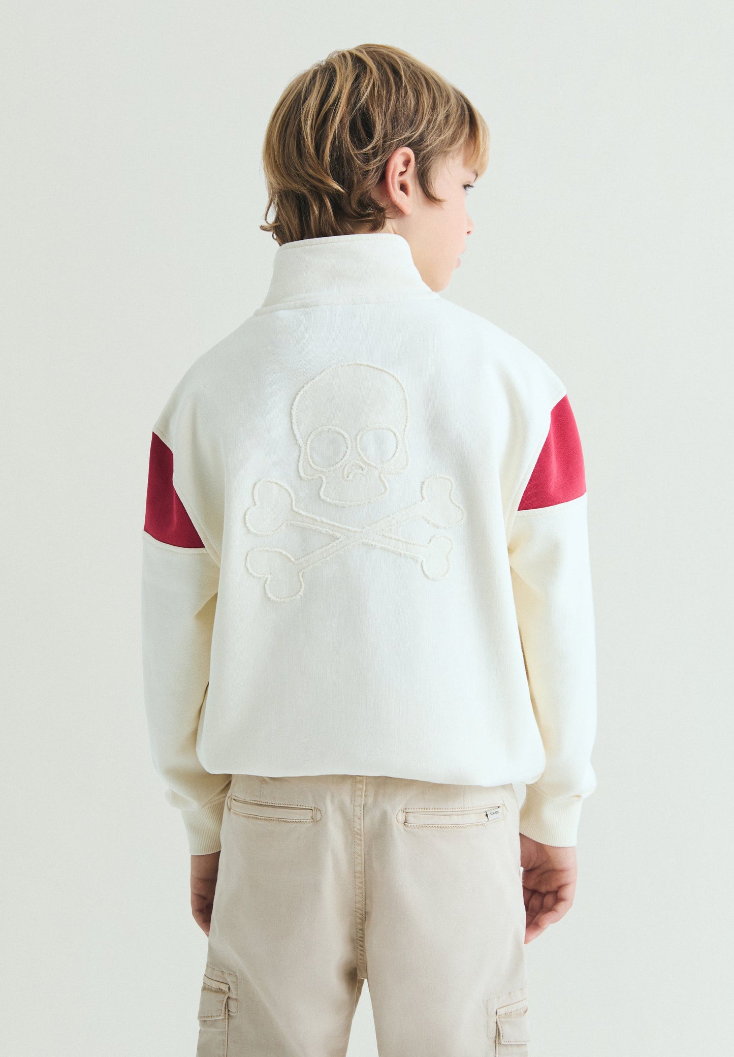 HOODY MIT STEHKRAGEN UND REISSVERSCHLUSS