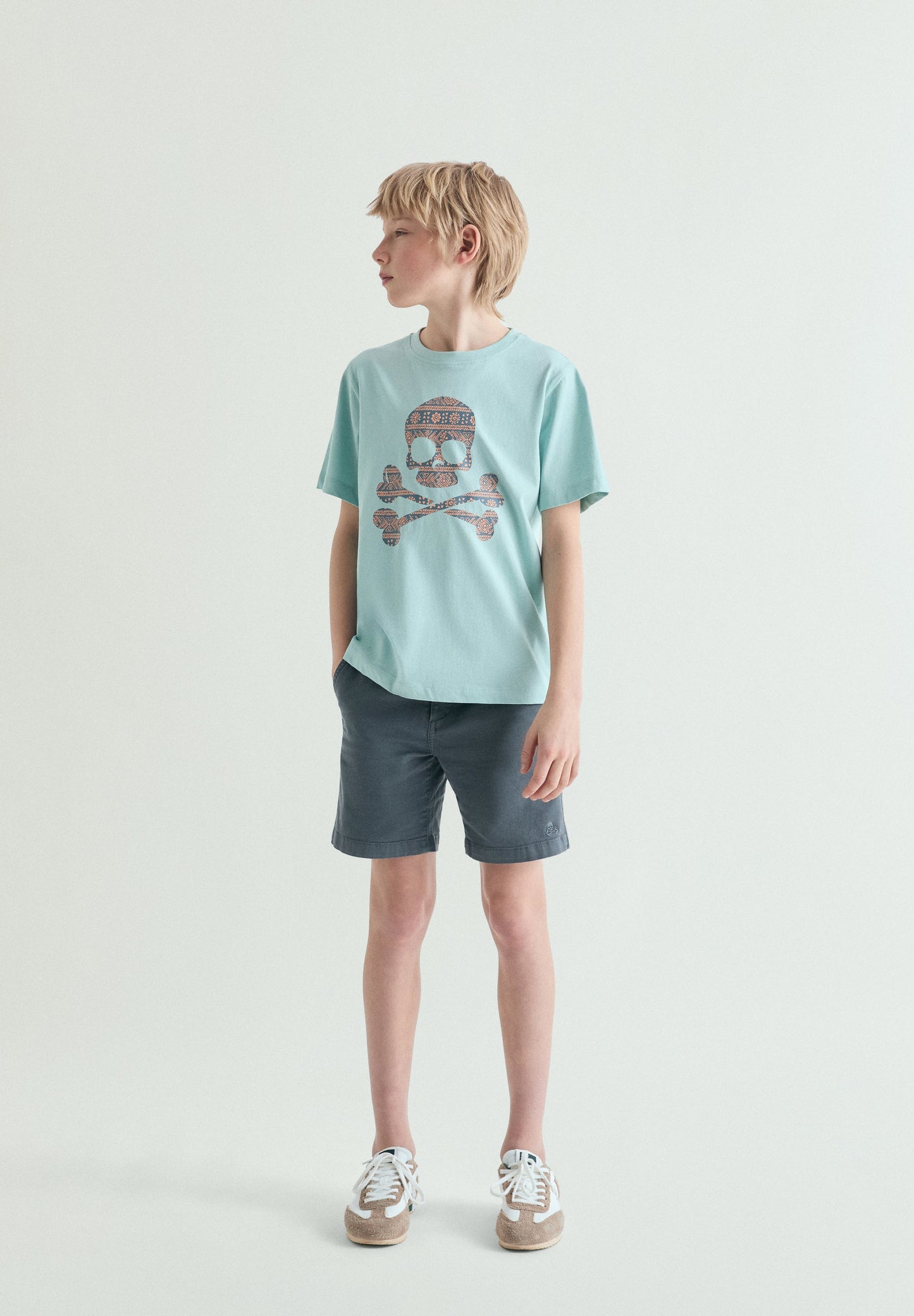 SHIRT MIT TOTENKOPF-PRINT