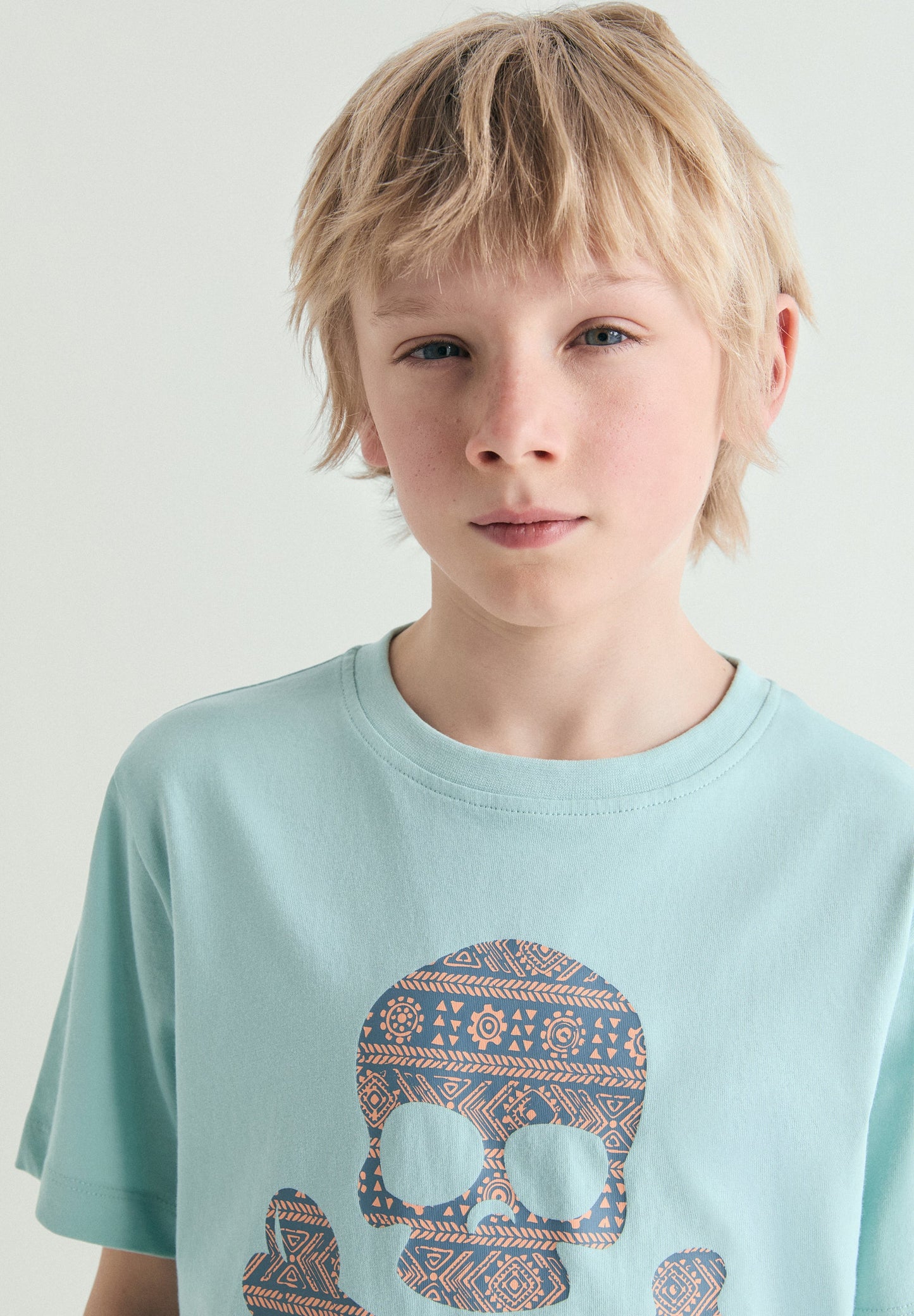 SHIRT MIT TOTENKOPF-PRINT