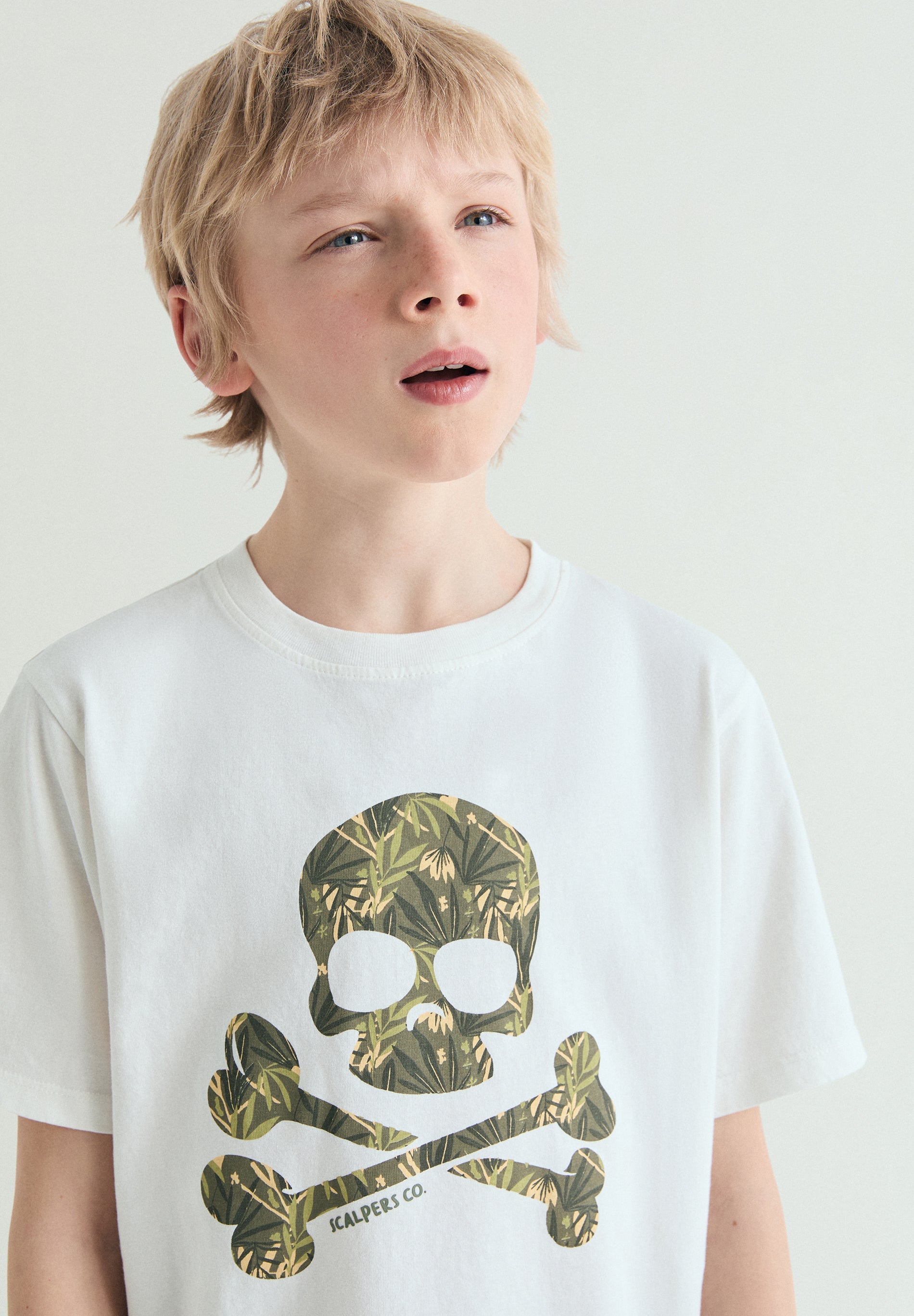 TROPICAL SKULL PRINT T-SHIRT