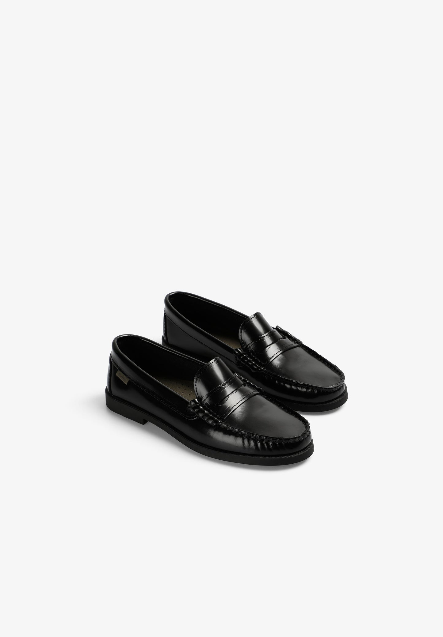 CLASSIC LEATHER LOAFERS