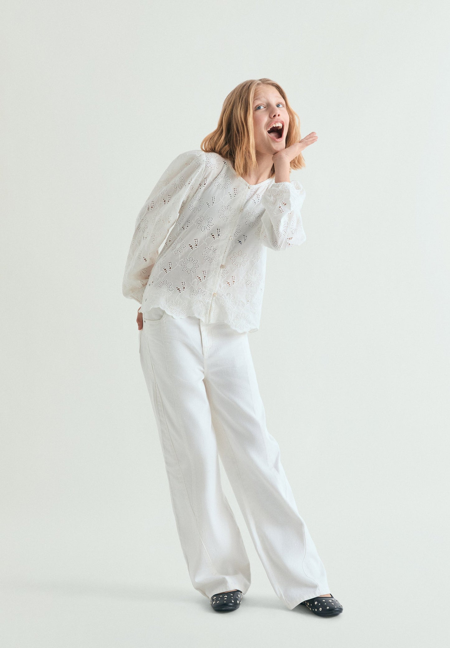 BLUSA PERFORADA BOTONES - Scalpers