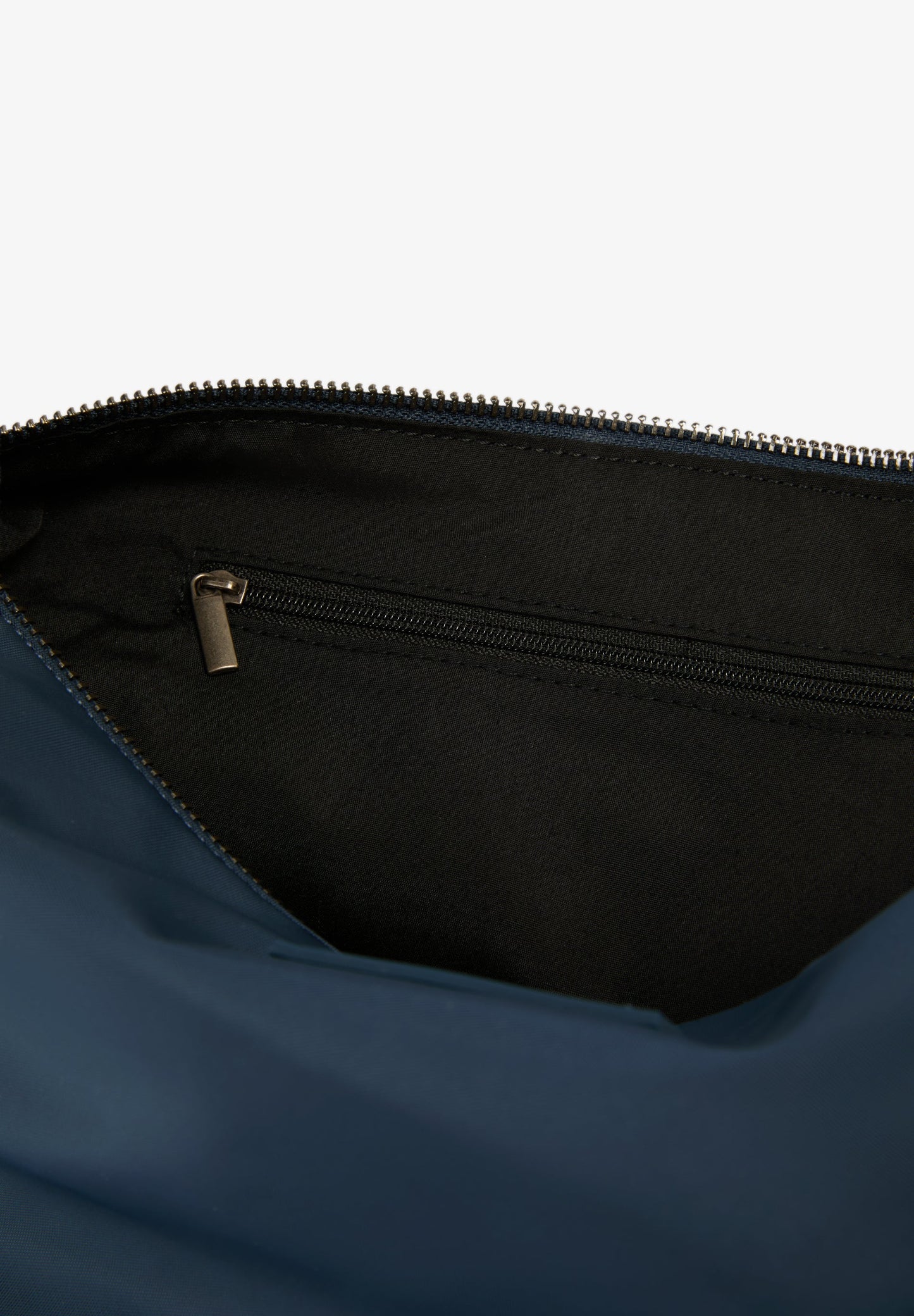 TECHNICAL TOILETRY BAG