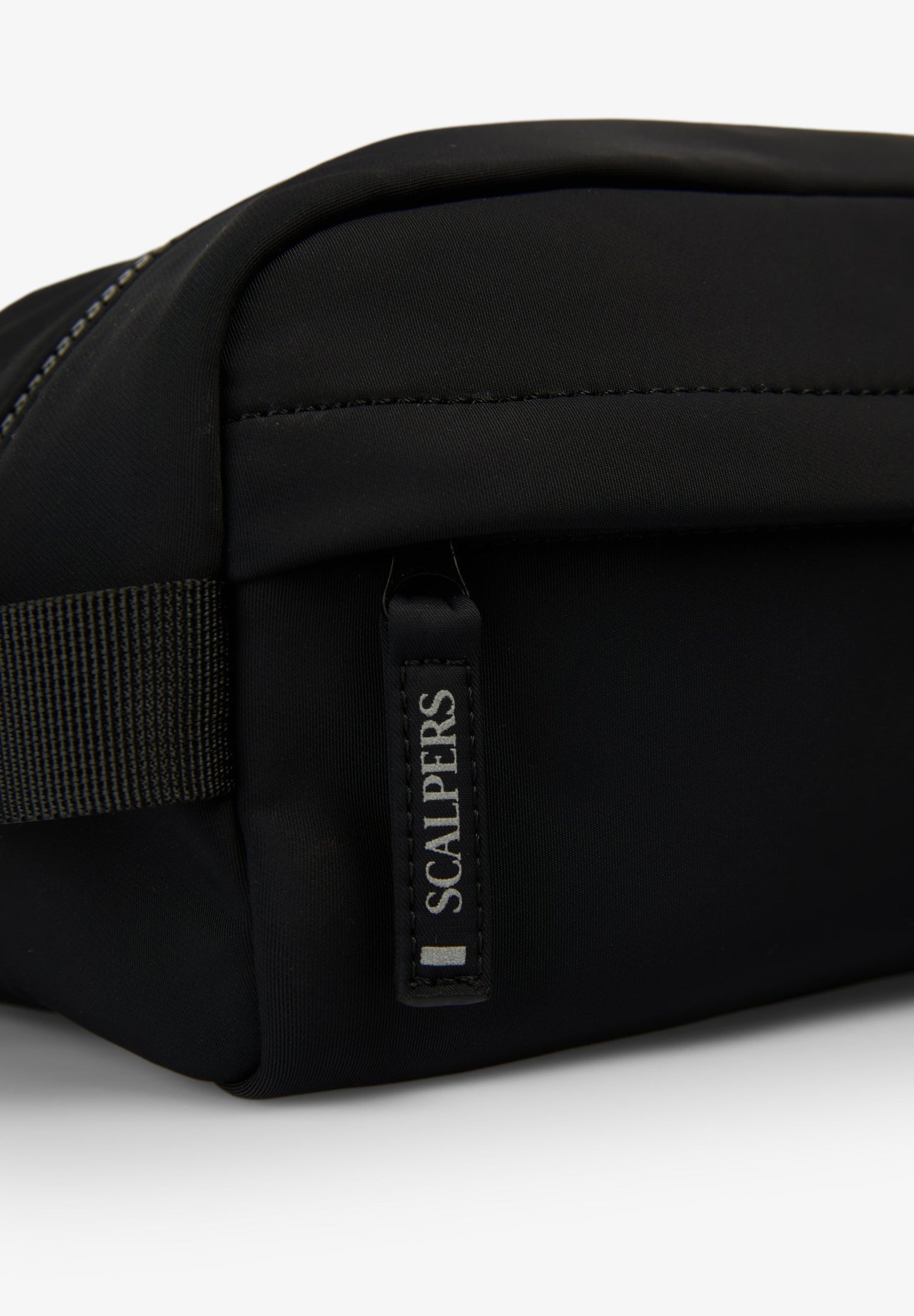 TECHNICAL TOILETRY BAG WITH SKULL