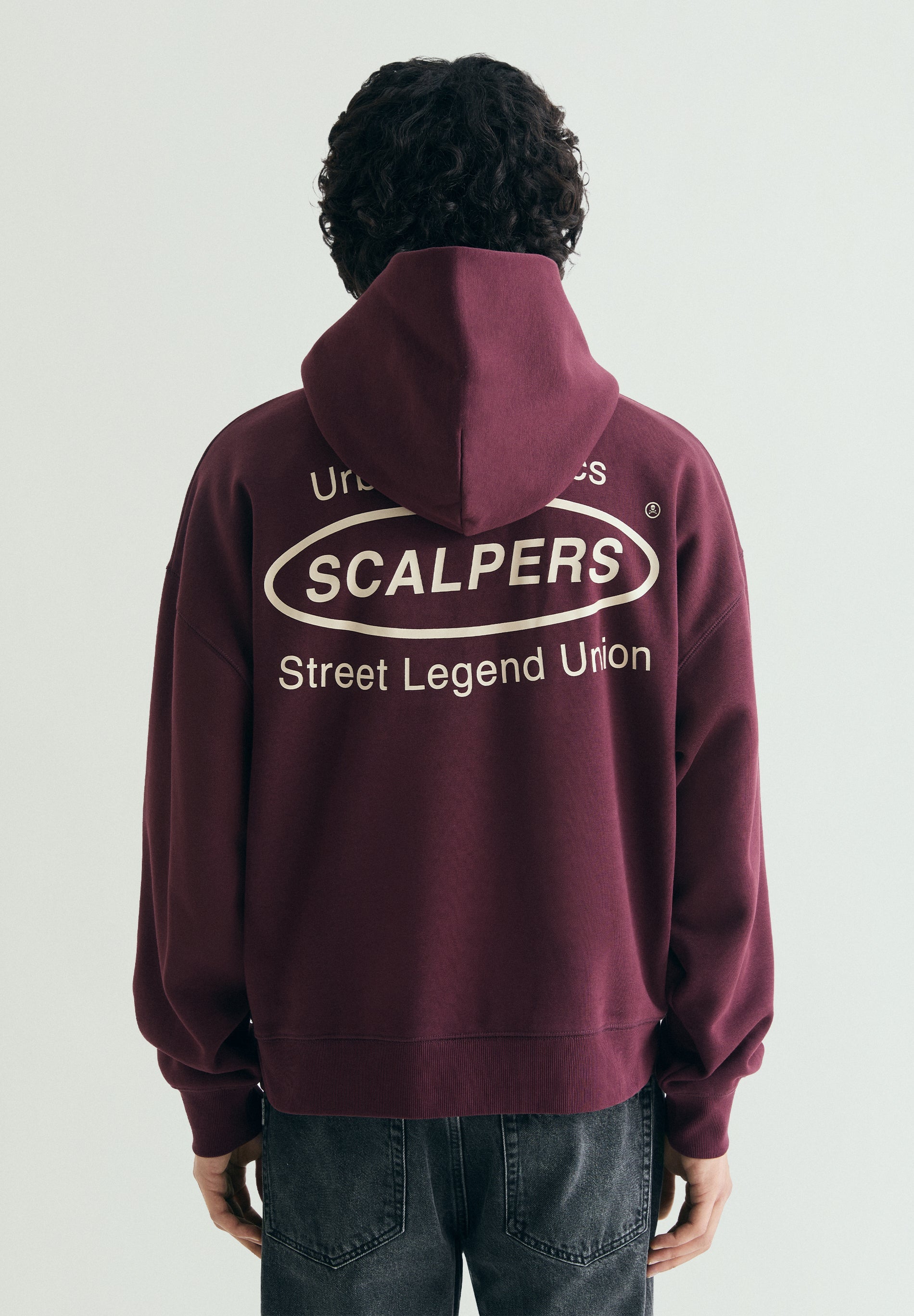 FELPA CON CAPPUCCIO OVERSIZE