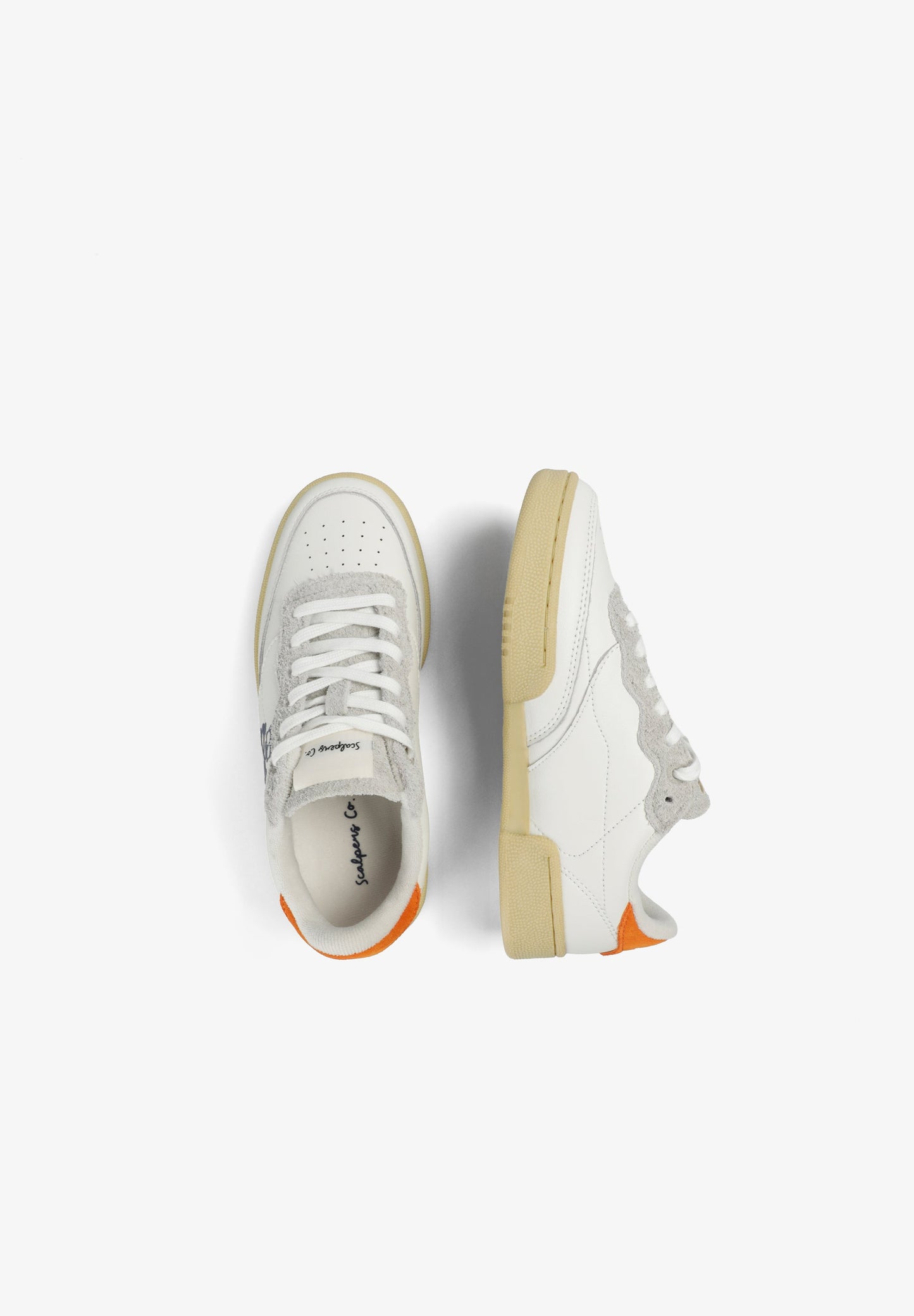 SNEAKER MIT FARBLICH ABGESETZTEM TOTENKOPF