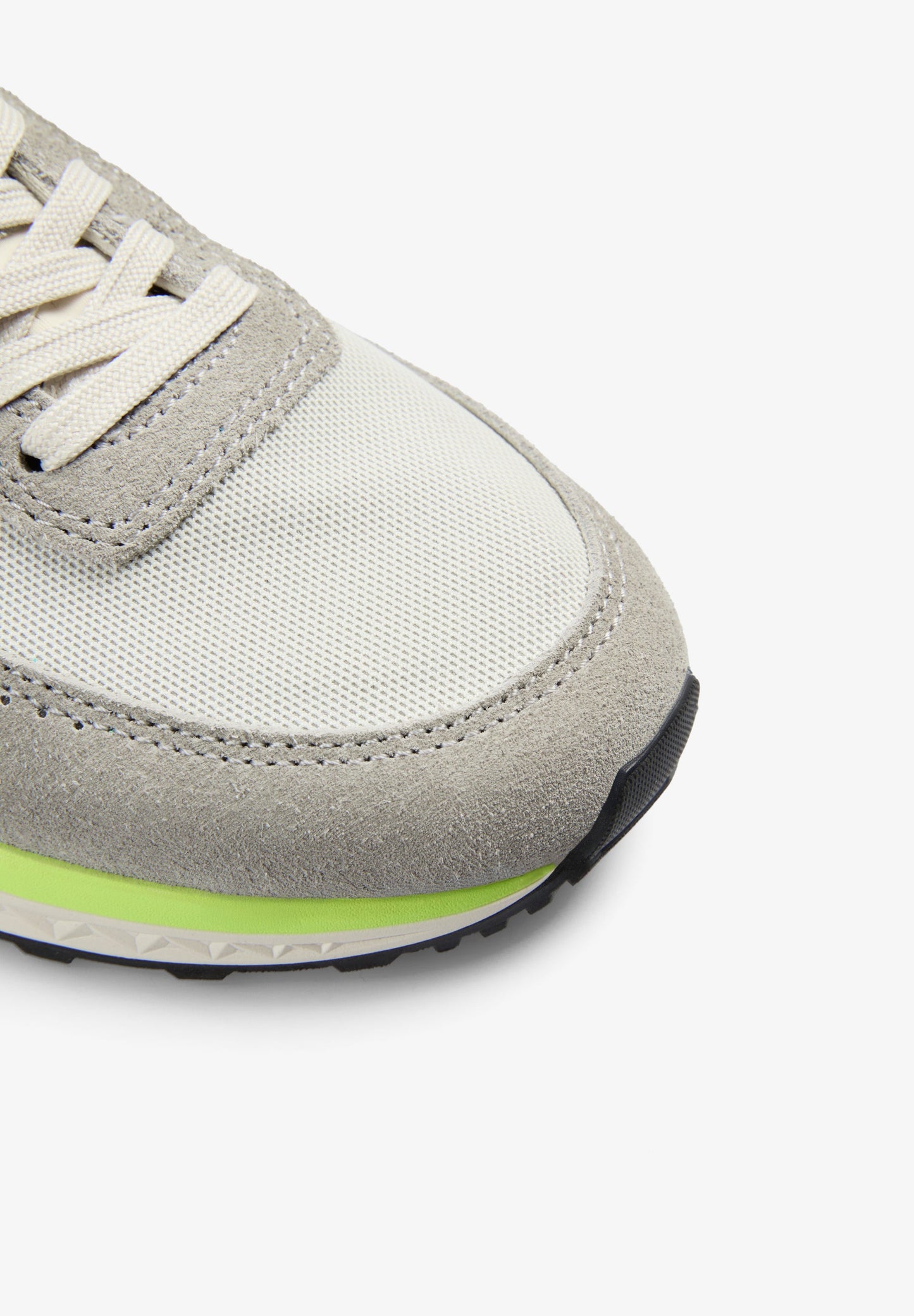 LIMETTENFARBENE SNEAKER IM RETRO-STIL MIT KONTRASTFARBEN