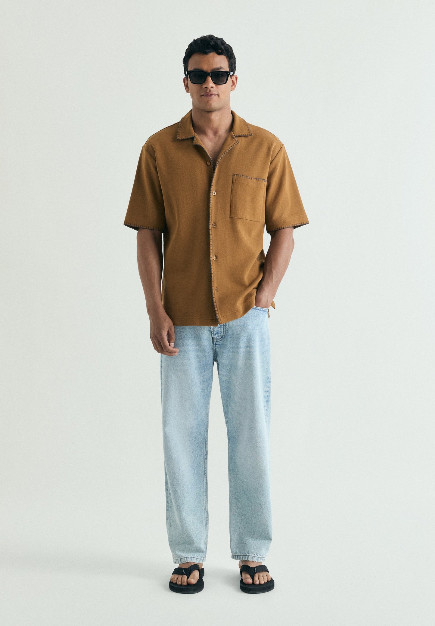 CAMICIA MANICHE CORTE CUCITURE