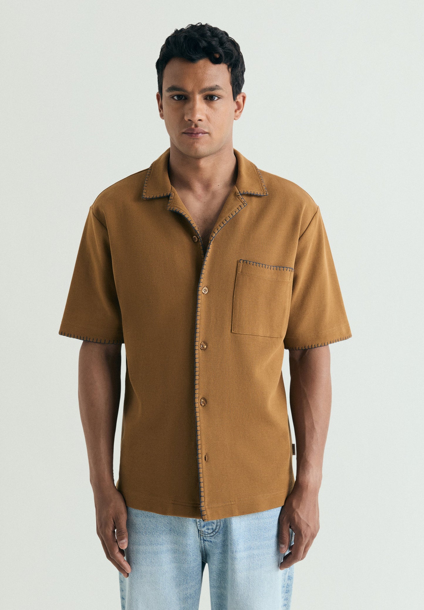 CAMICIA MANICHE CORTE CUCITURE