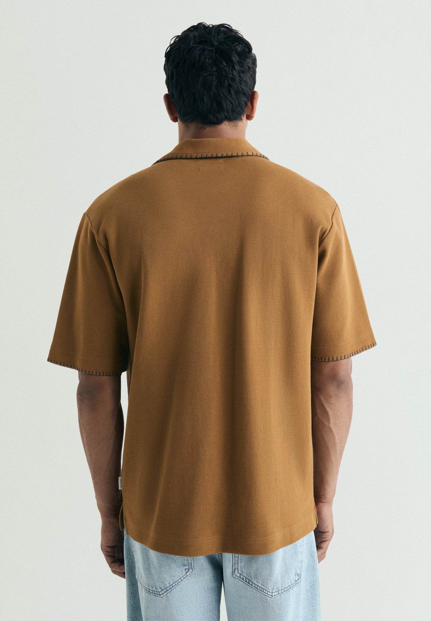 CAMICIA MANICHE CORTE CUCITURE