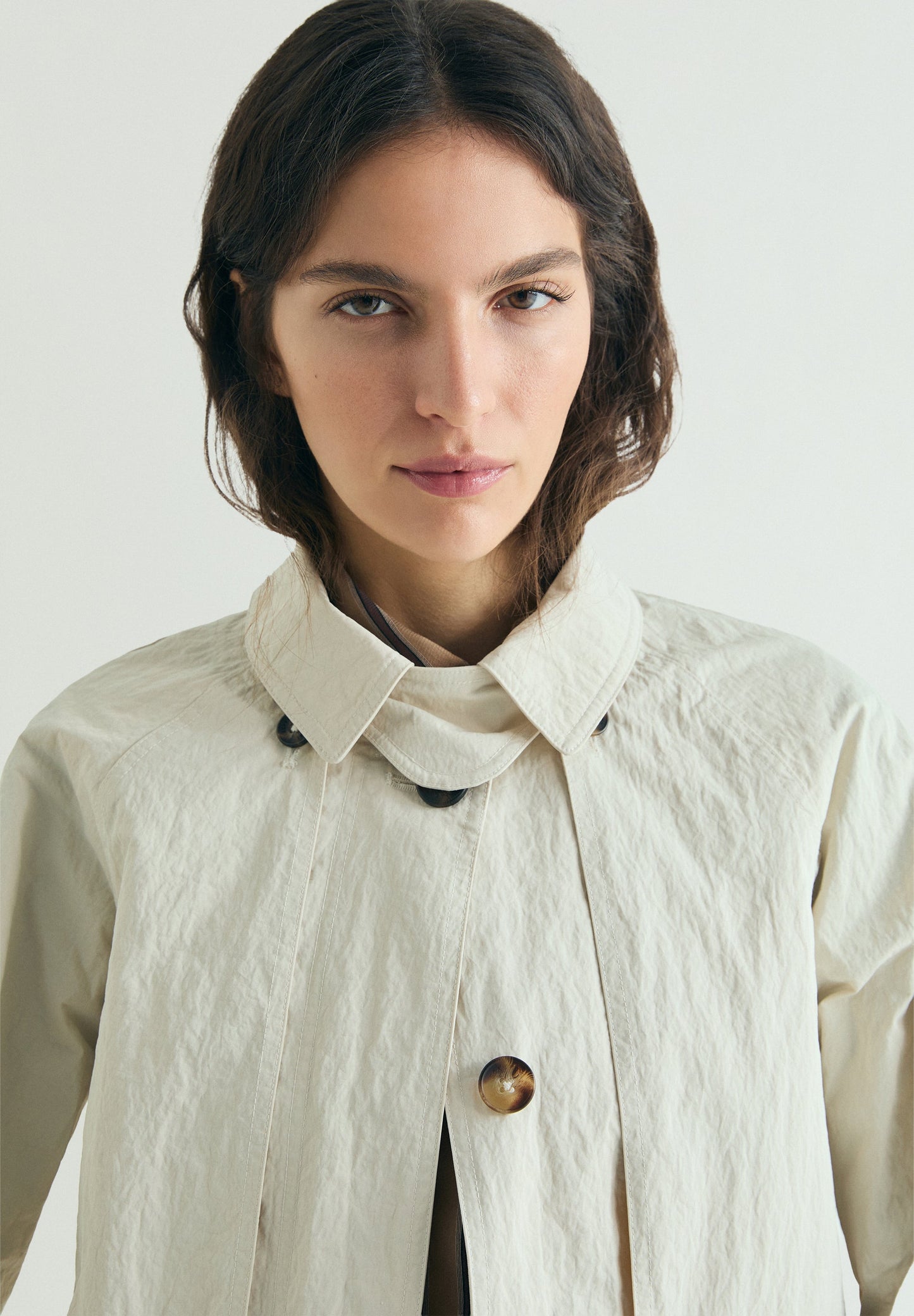 LEICHTER TRENCHCOAT MIT MEHREREN TRAGEMÖGLICHKEITEN