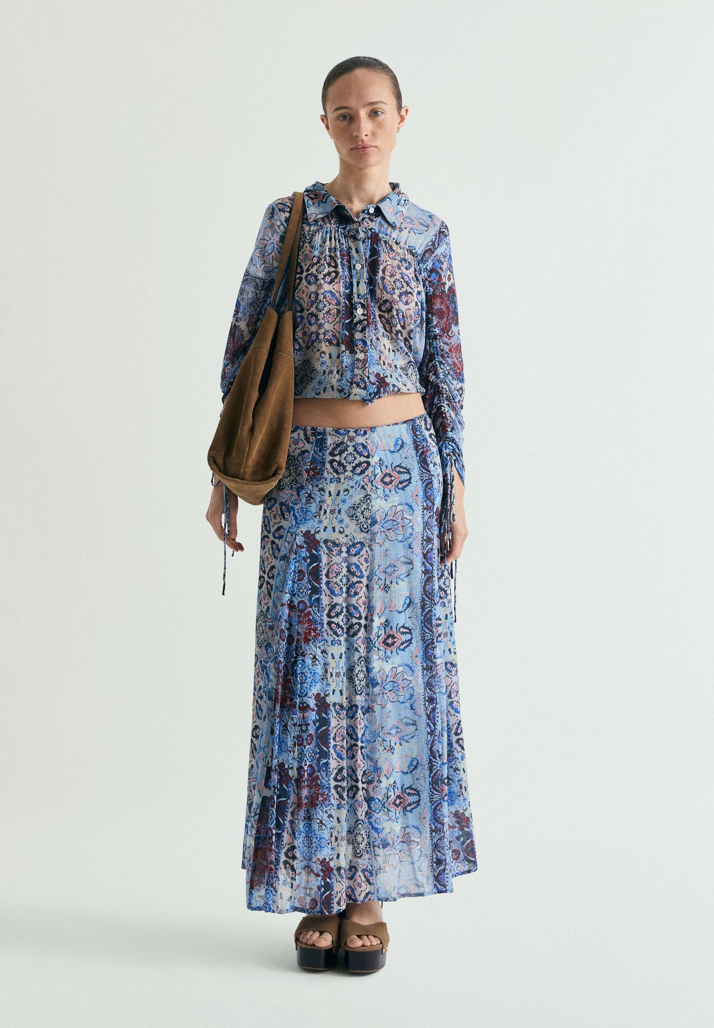 FLIESSENDE BLUSE MIT PRINT