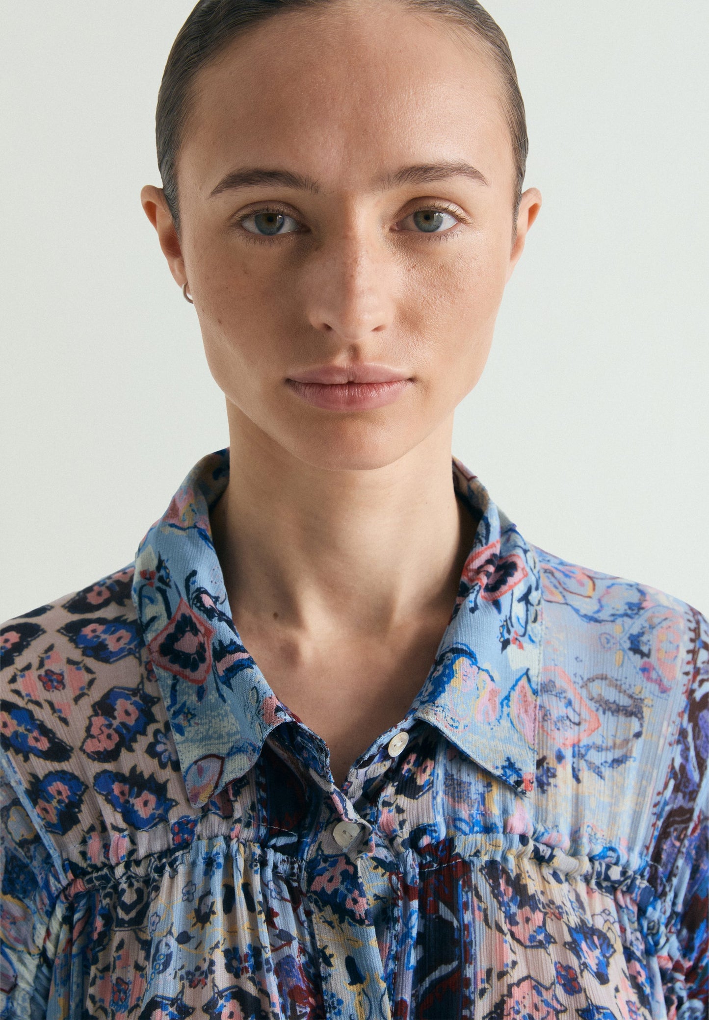 FLIESSENDE BLUSE MIT PRINT