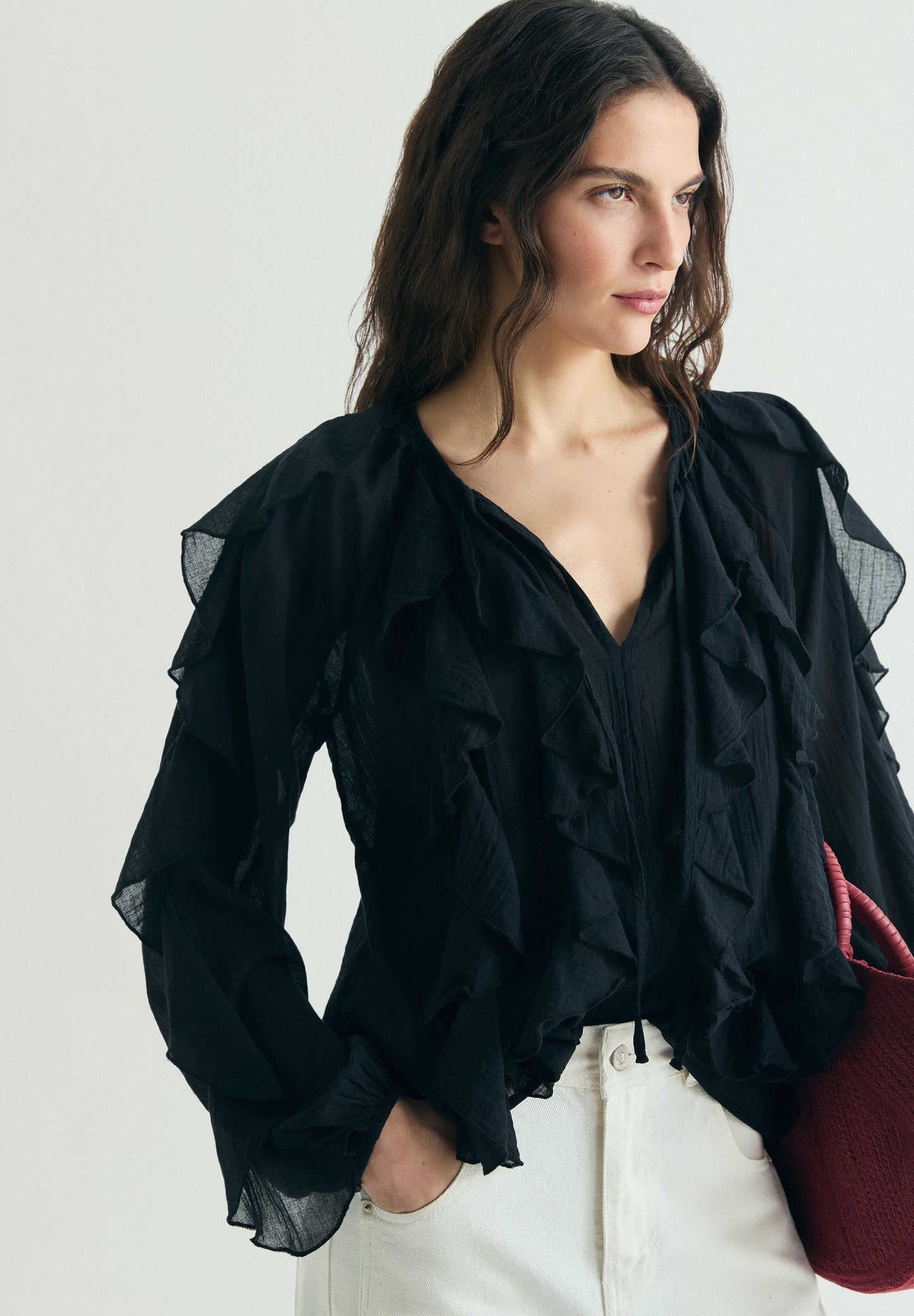 BLUSE AUS BAUMWOLLE MIT VOLANTS