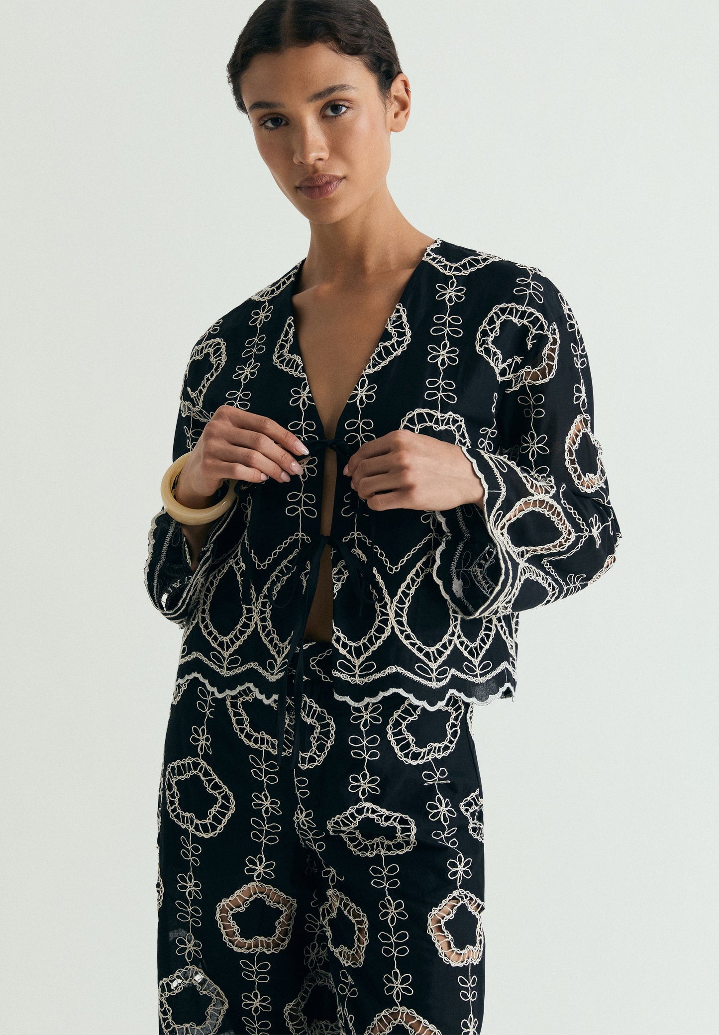 CONTRAST EMBROIDERED SHIRT