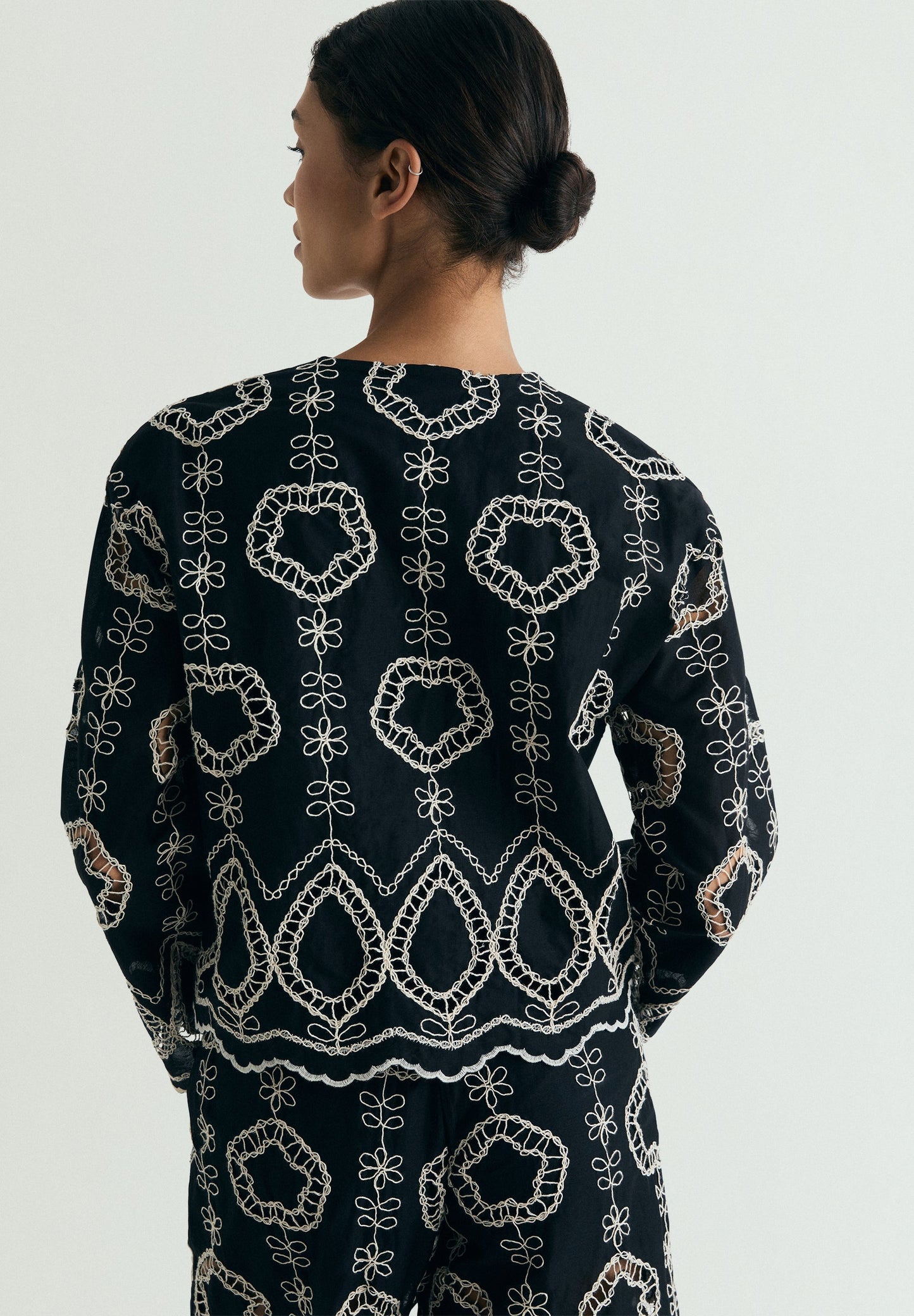 CONTRAST EMBROIDERED SHIRT