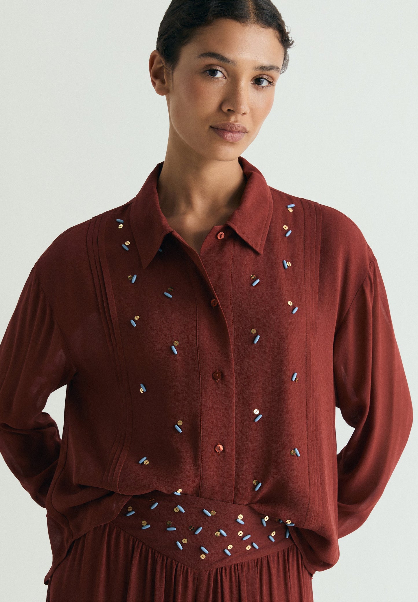 VISCOSE BLOUSE WITH APPLIQUÉ DETAIL