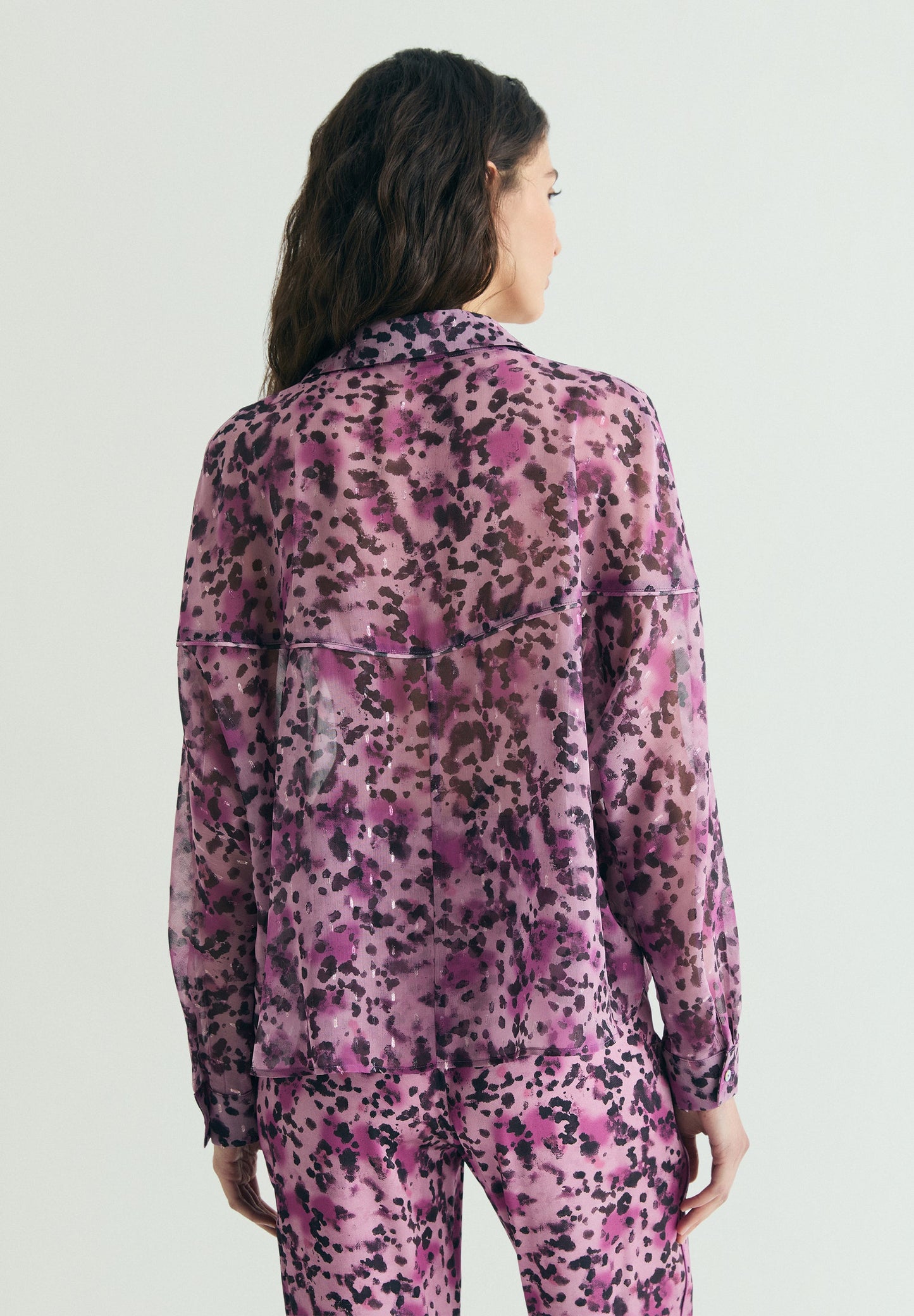 ANIMAL PRINT FLUID BLOUSE