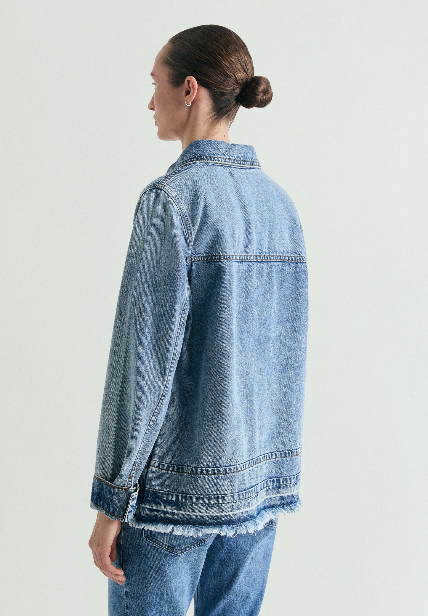 VERWASCHENES JEANSHEMD