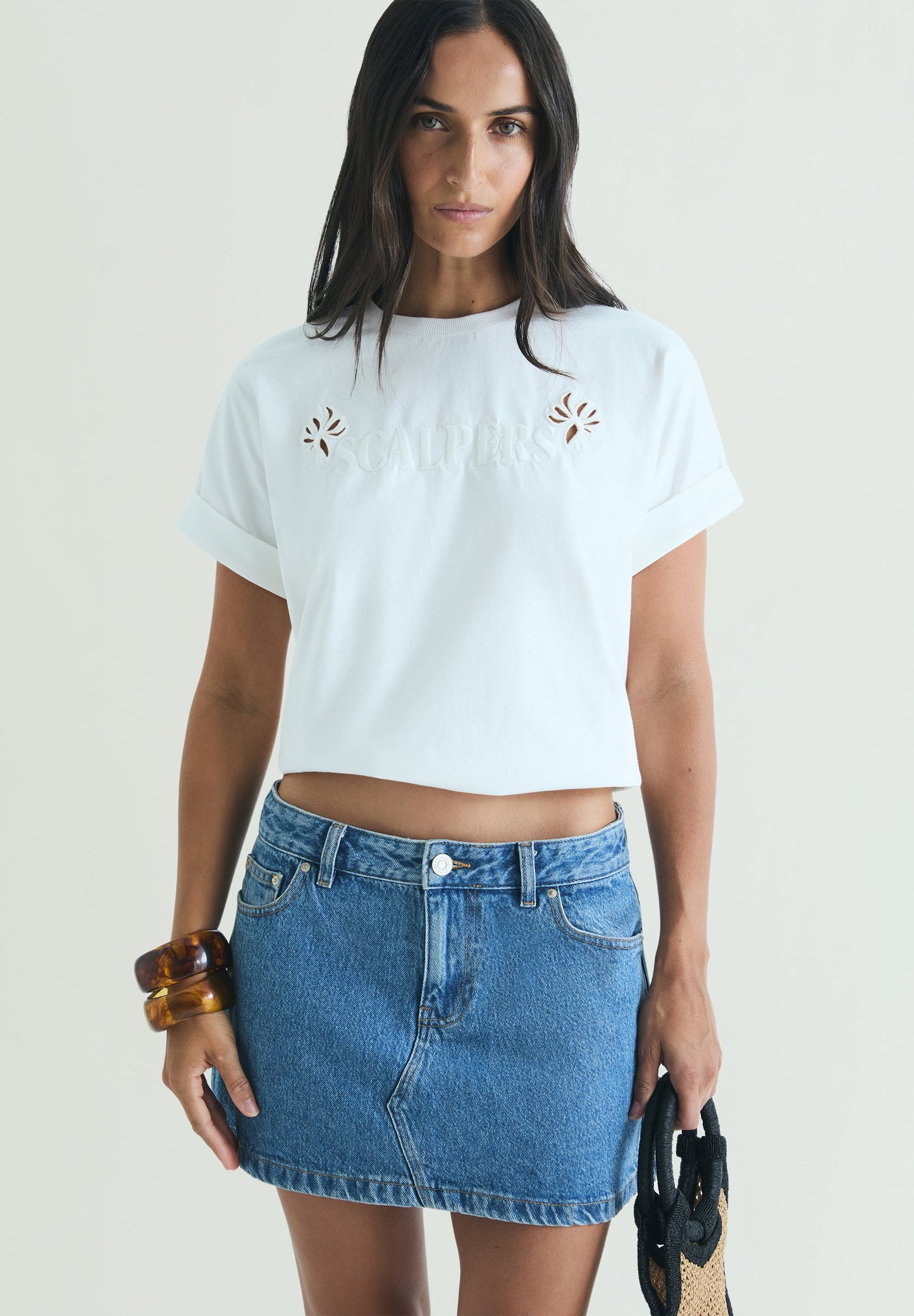 CONTRAST EMBROIDERED T-SHIRT