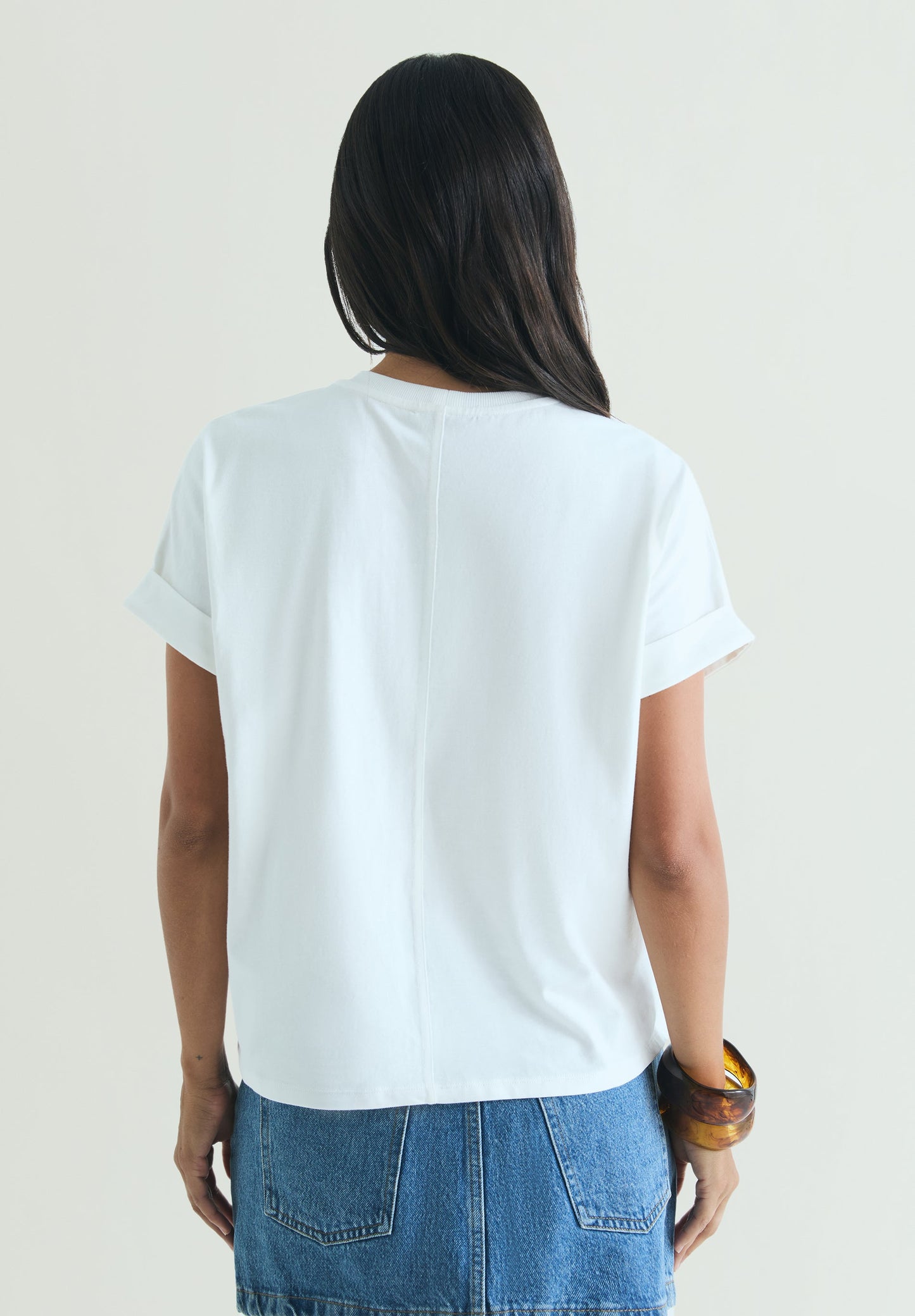 CONTRAST EMBROIDERED T-SHIRT