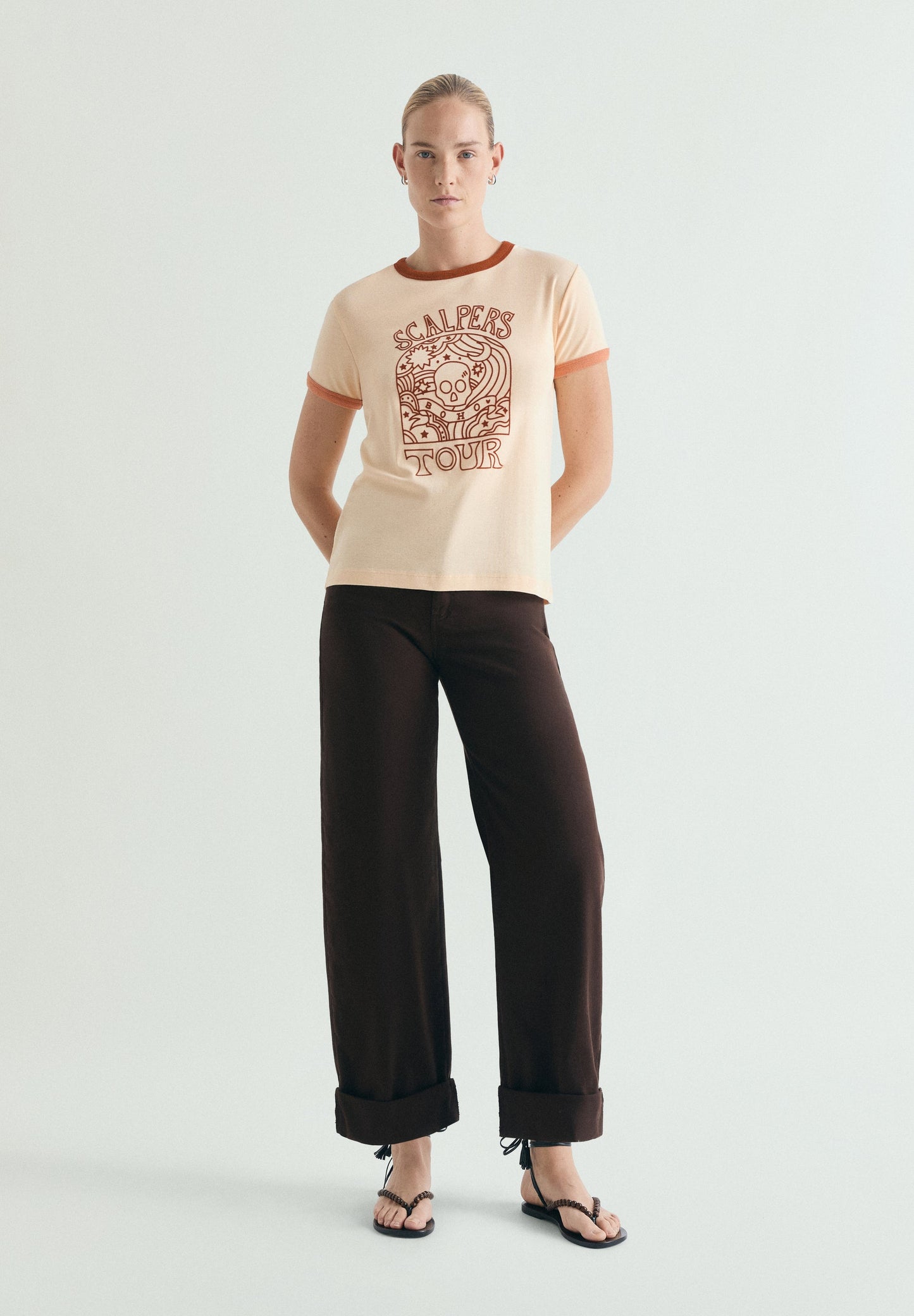 CONTRAST COLLAR T-SHIRT