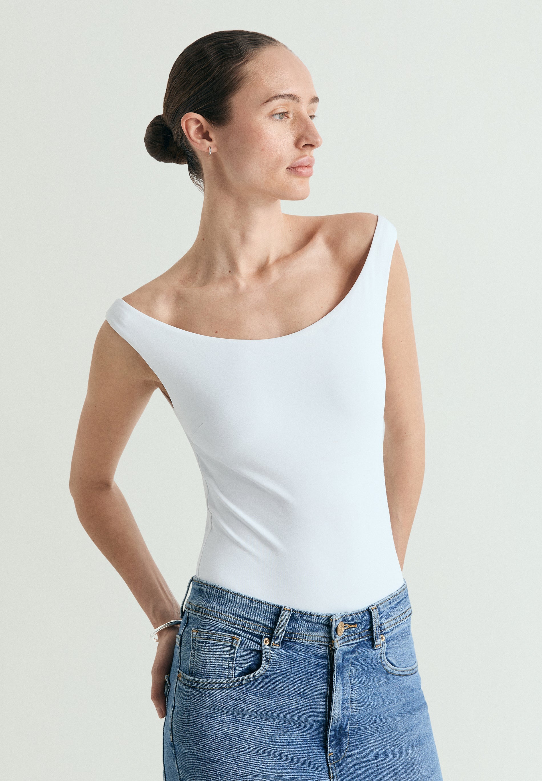 BODY ÉPAULES DÉNUDÉES