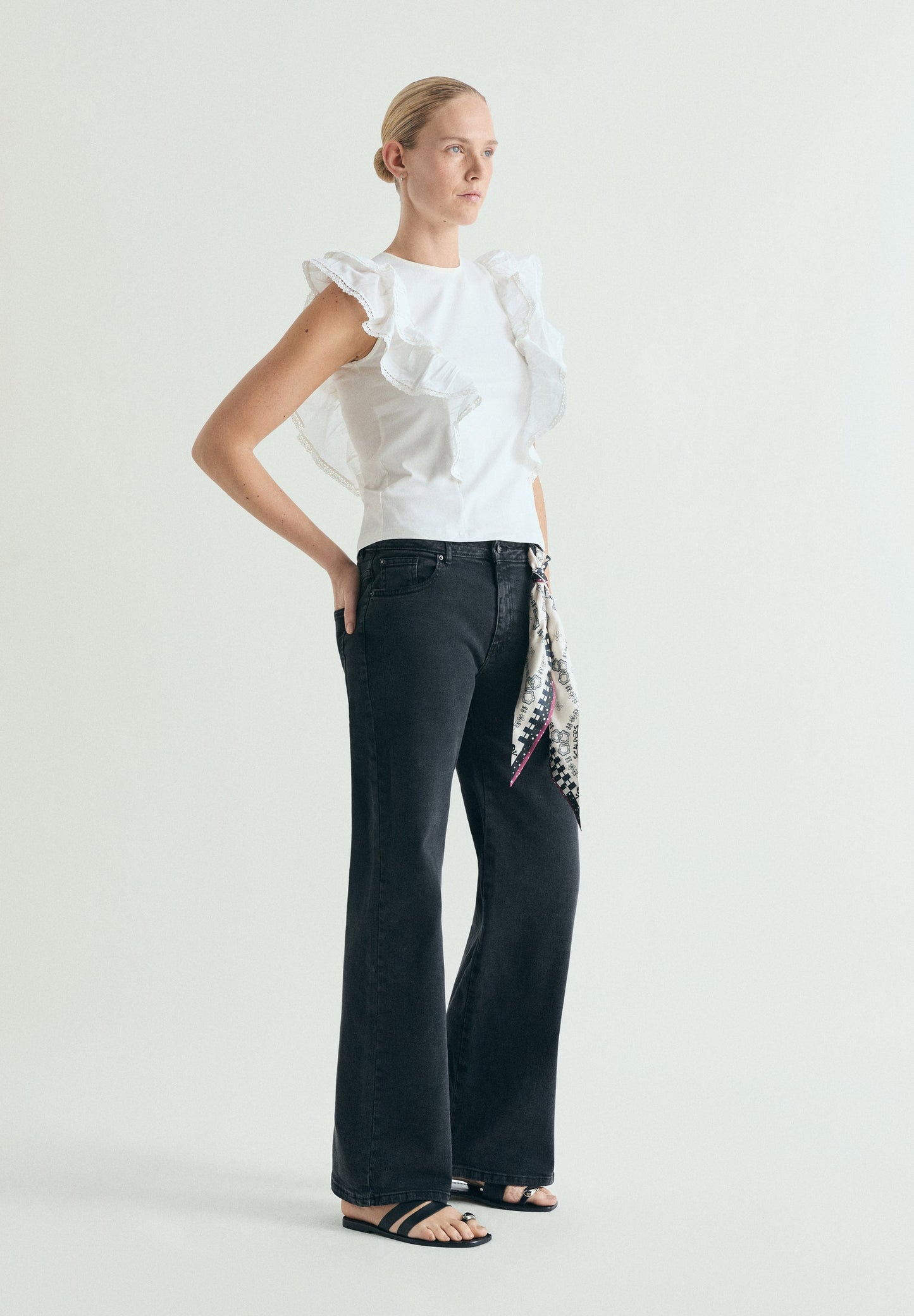 COTTON RUFFLES T-SHIRT