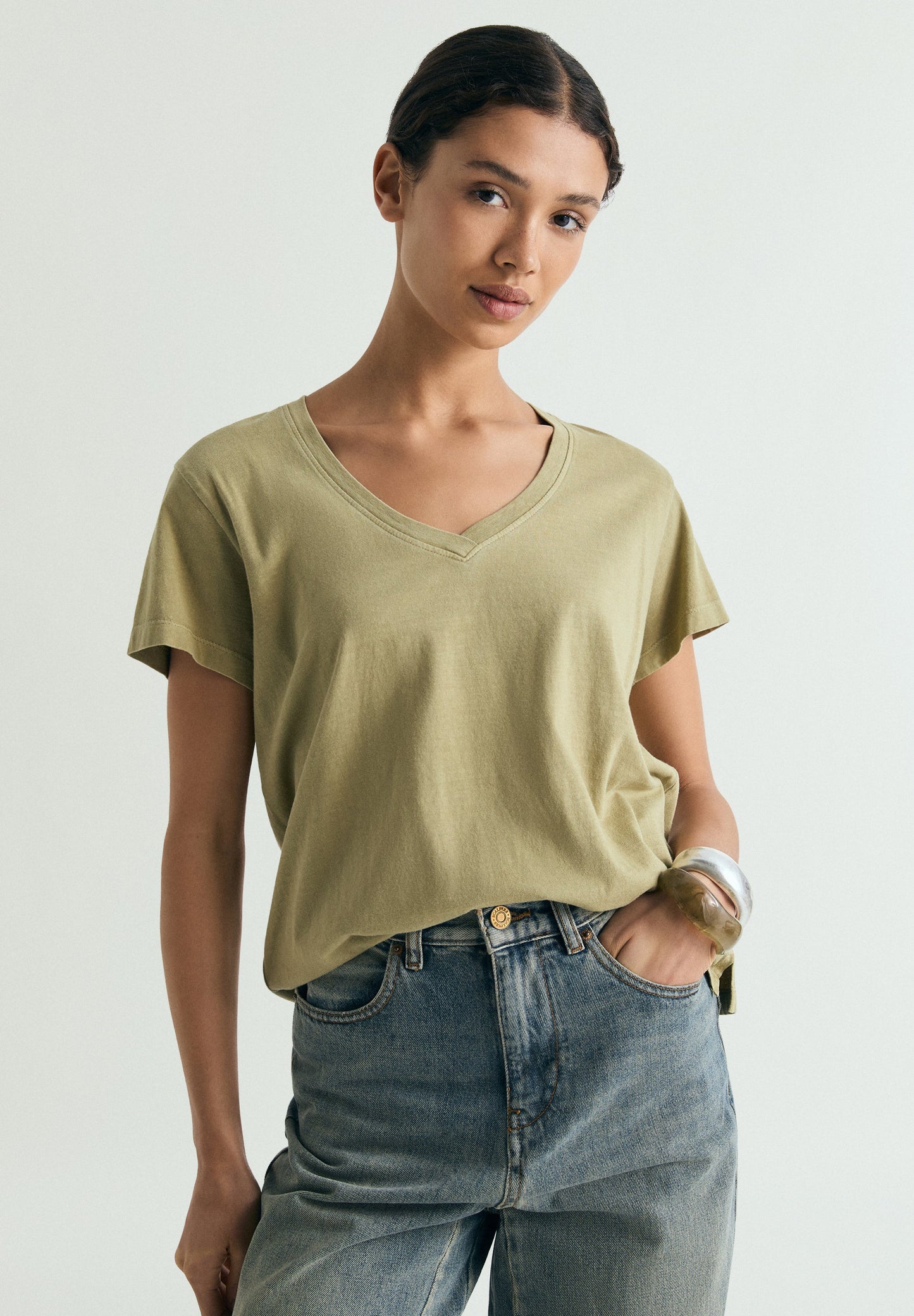 T-SHIRT BASIQUE COL V