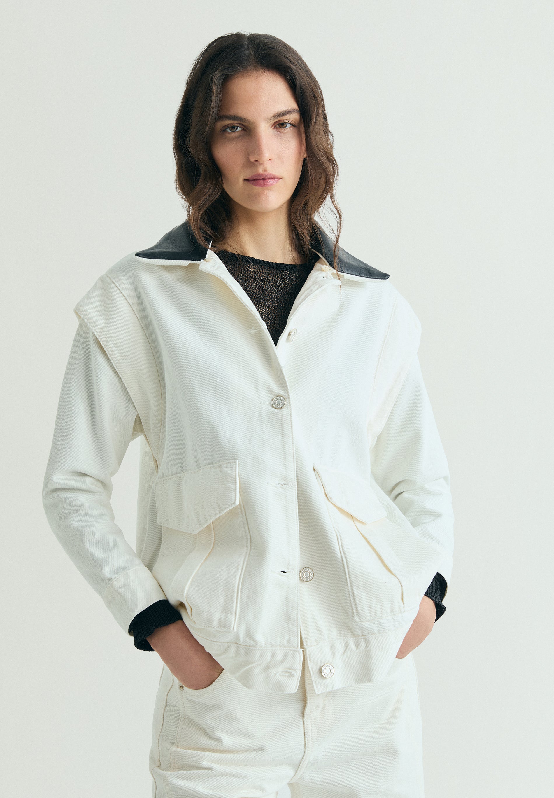 DENIM-CARDIGAN MIT KONTRASTFARBEN