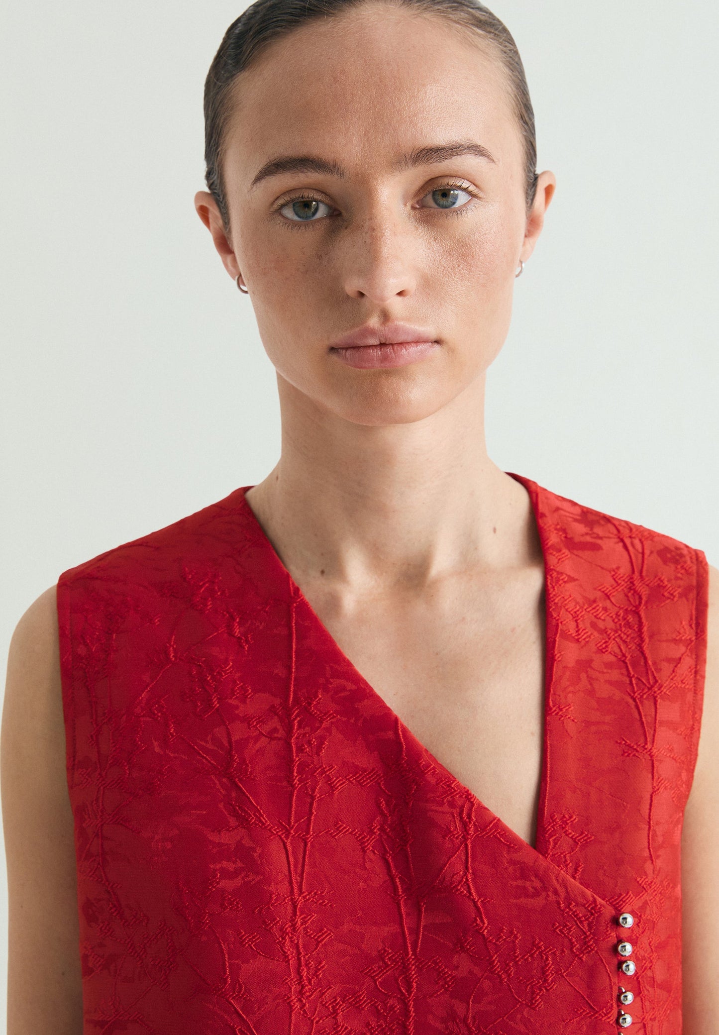 ASYMMETRISCHE WESTE MIT BROKAT