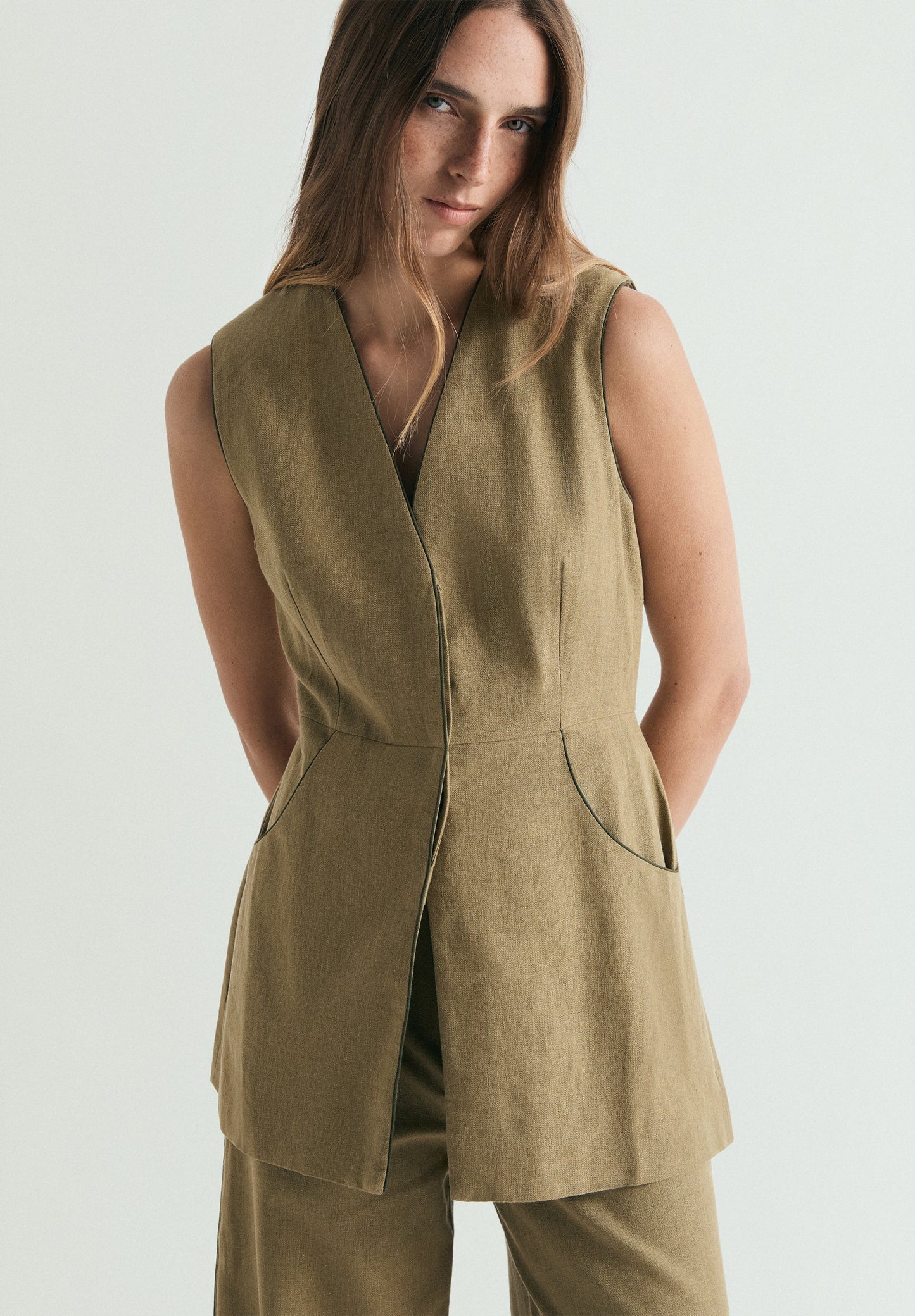 WAISTCOAT WITH CONTRAST SEAMS