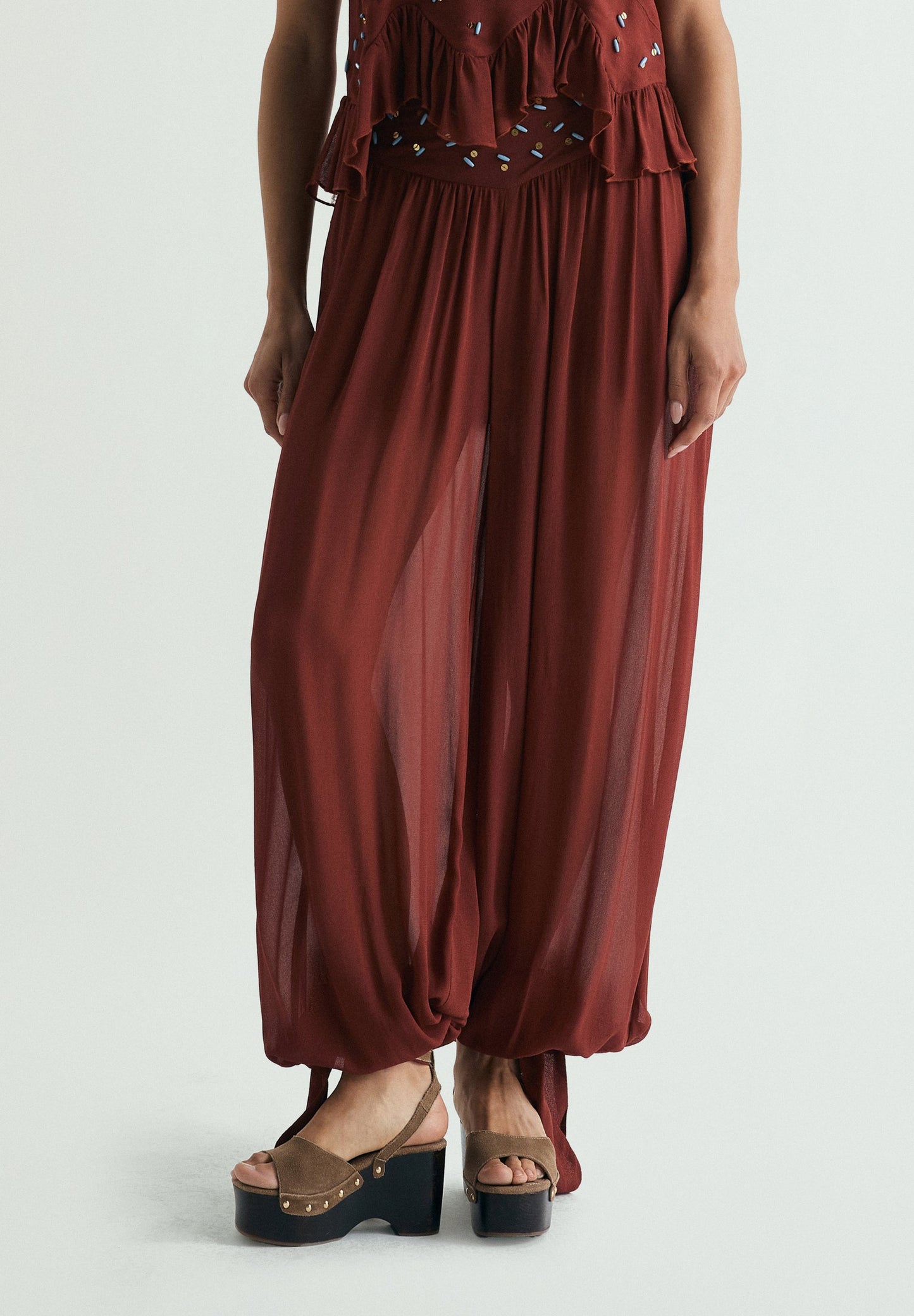 BALLOON TROUSERS WITH APPLIQUÉS