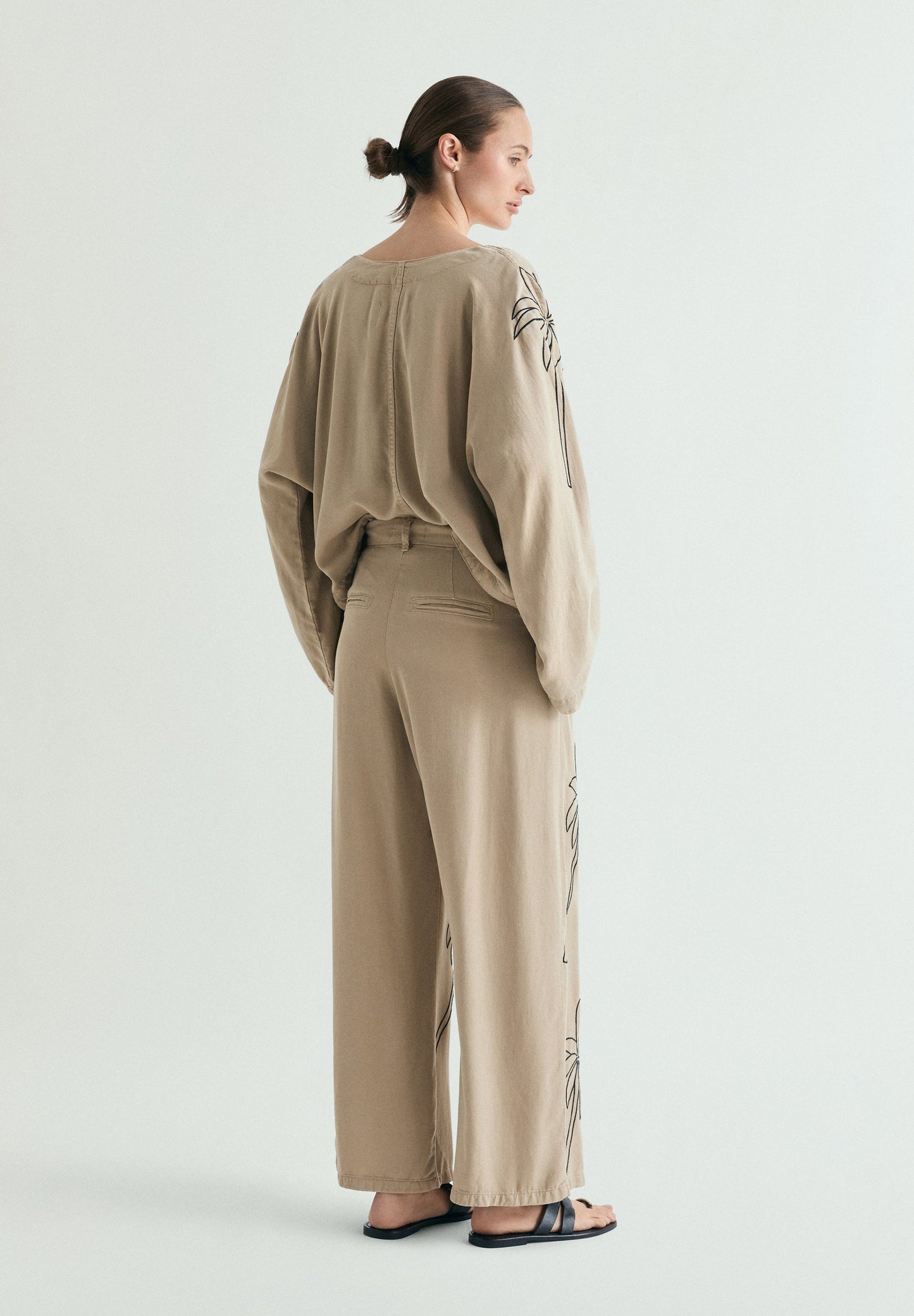 EMBROIDERED FLOWING TROUSERS