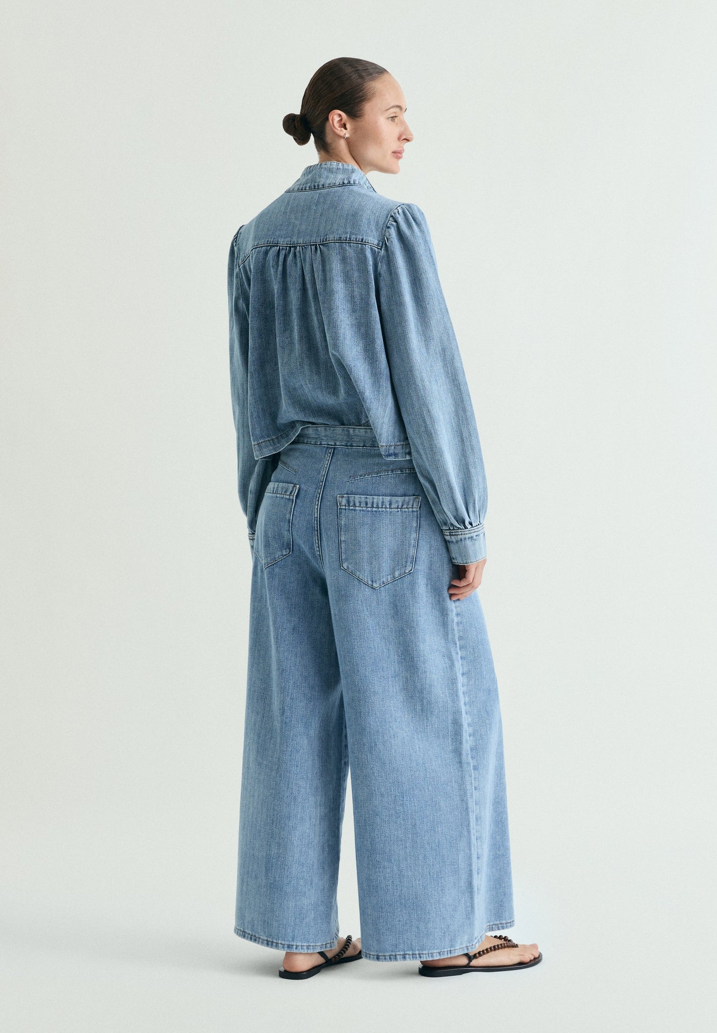 WIDE LEG JEANS WITH FADED EFFECT