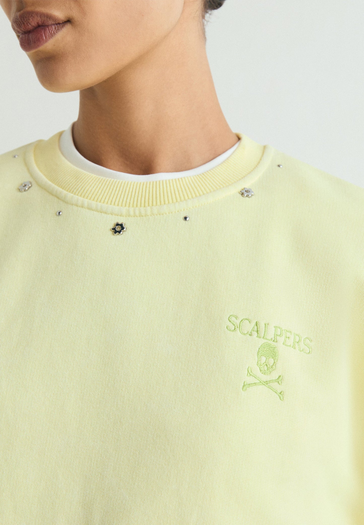 SCMARBLE STUDS SKULL SWEATER