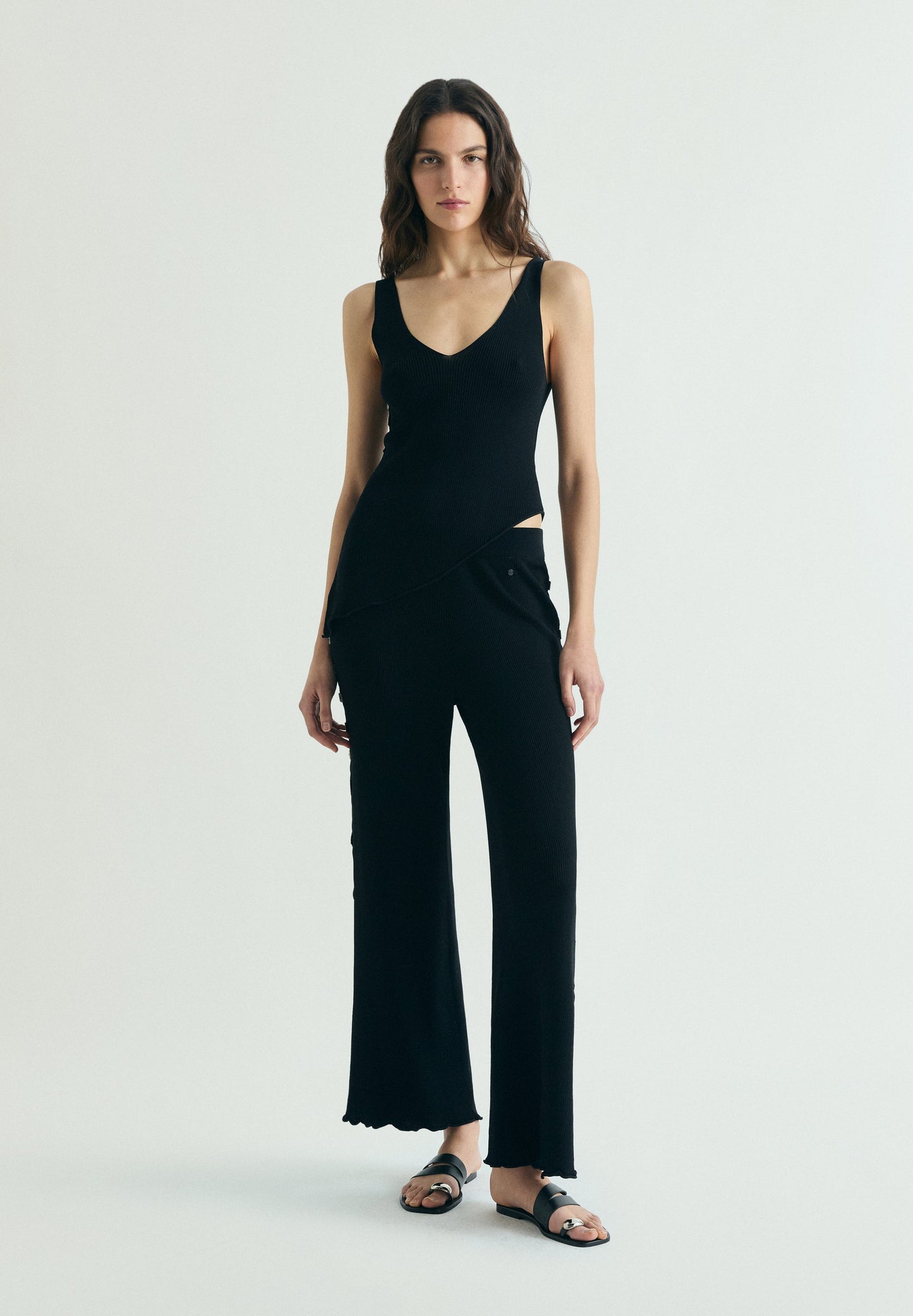 TOP ASYMÉTRIQUE EN MAILLE APPLIQUES