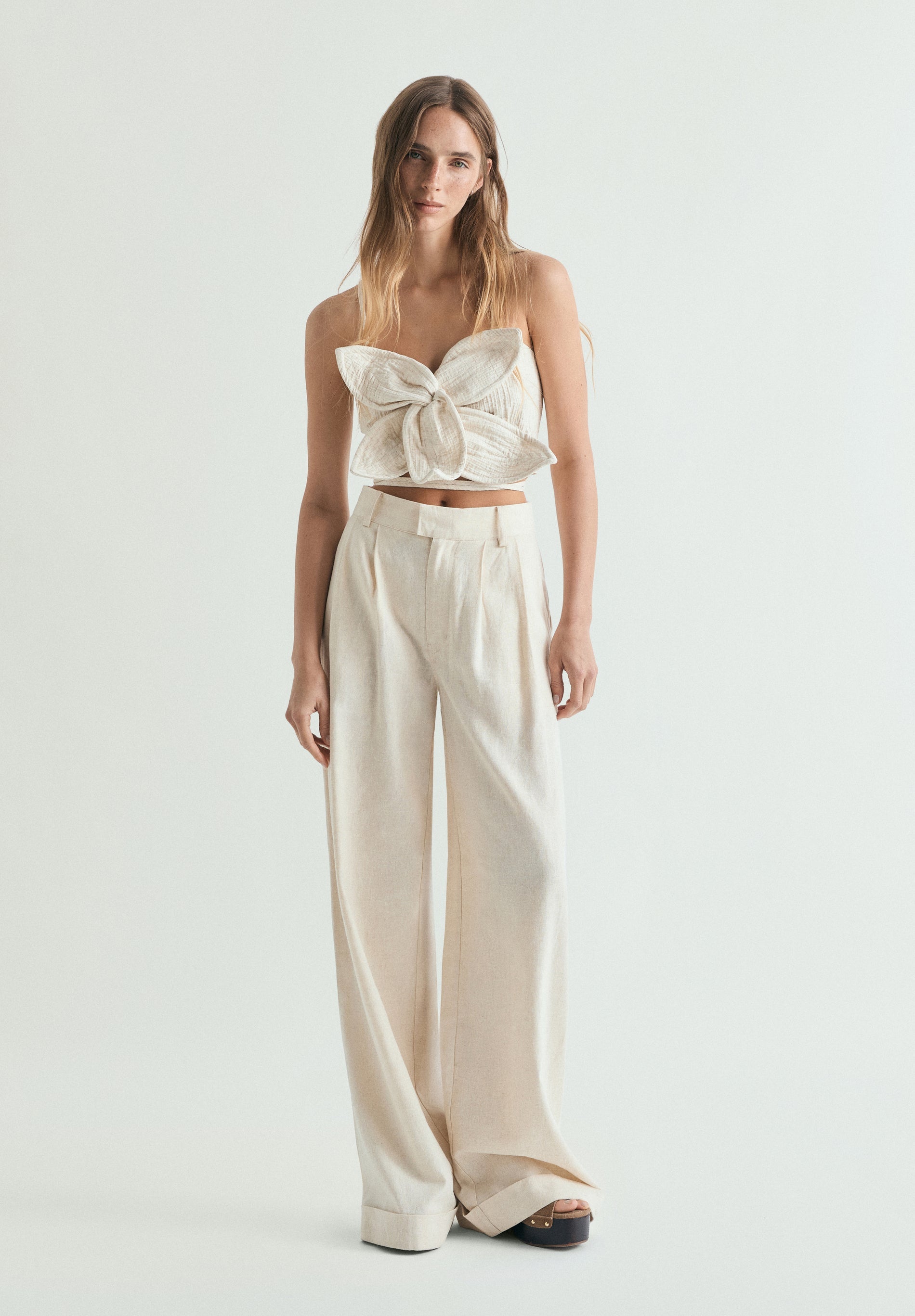 LEINENHOSE MIT BUNDFALTEN