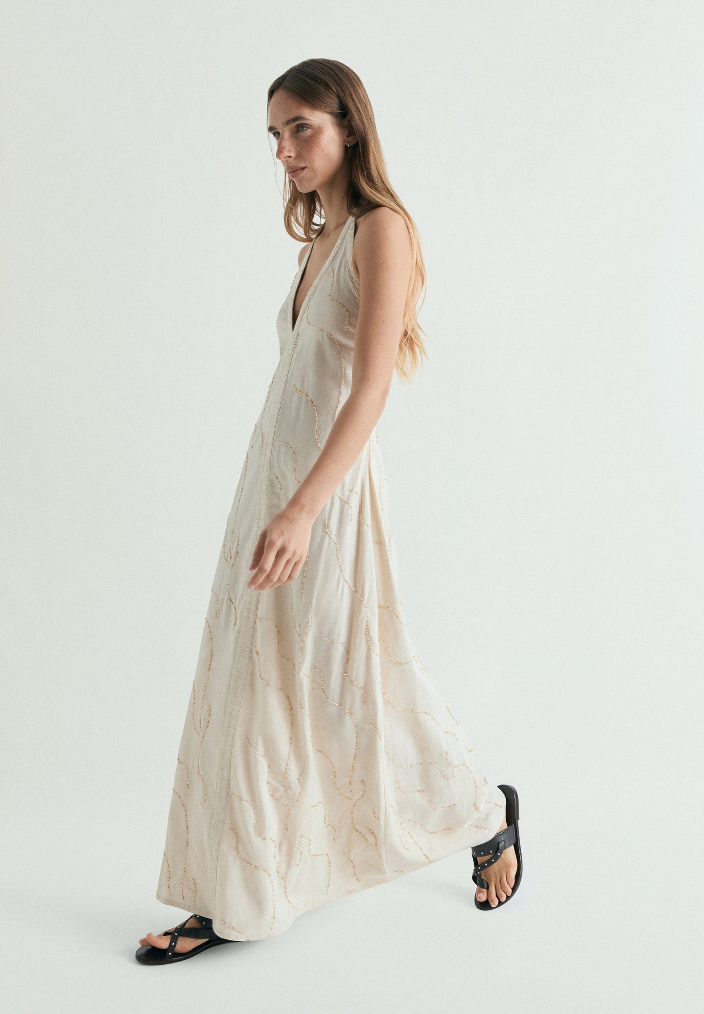 NECKHOLDER-KLEID MIT SCMUCKSTEINEN
