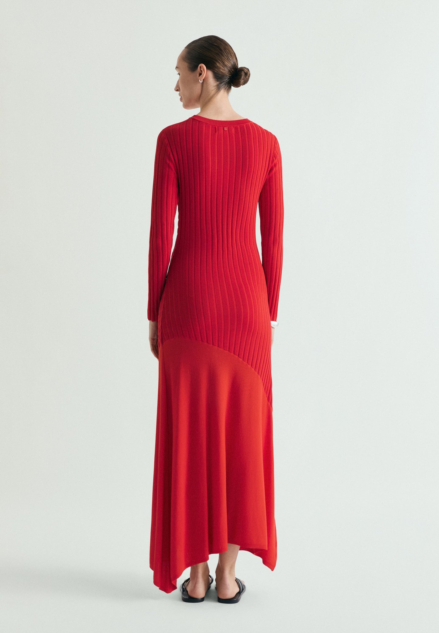 STRICK-KLEID MIT STREIFEN