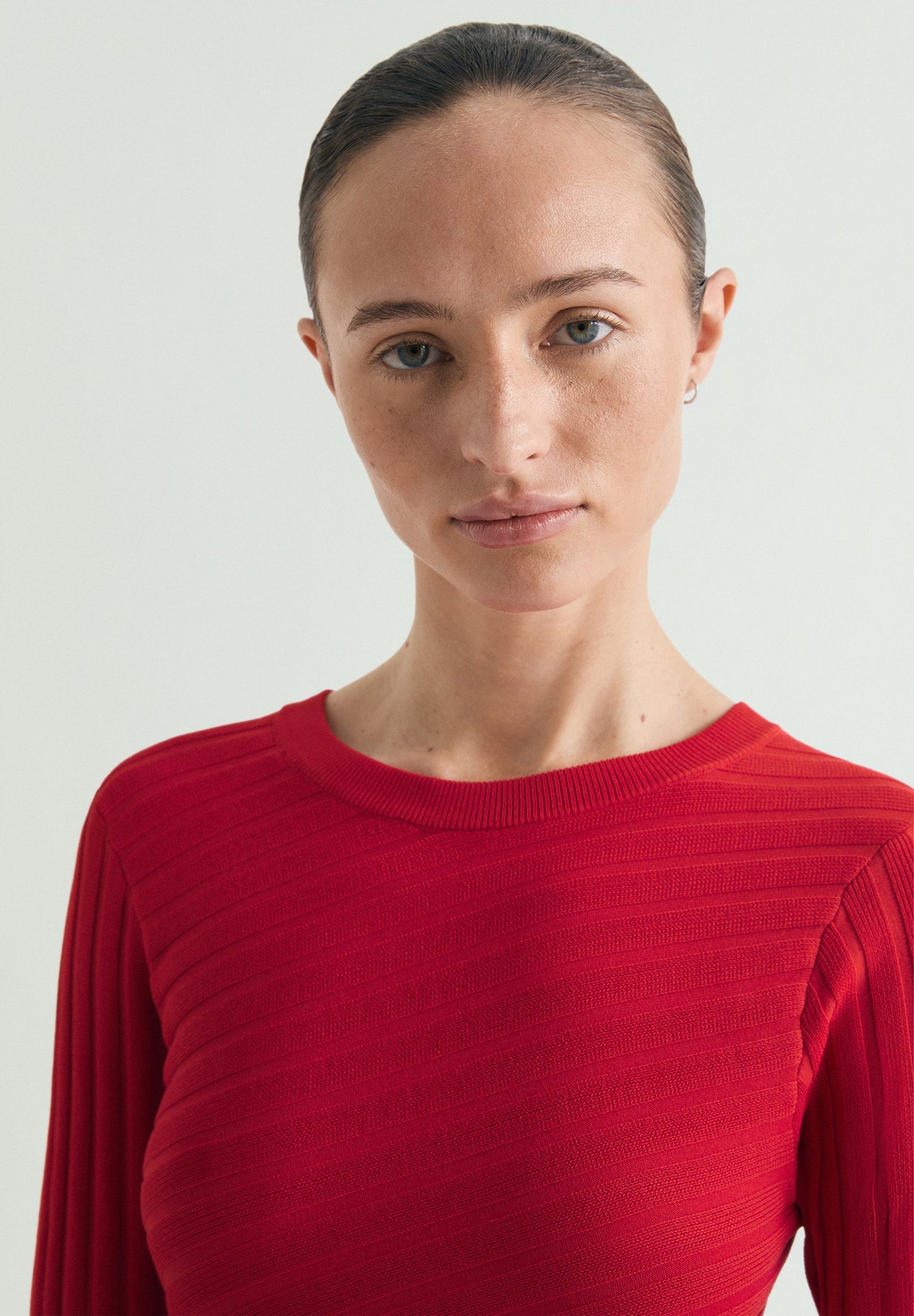 STRICK-KLEID MIT STREIFEN