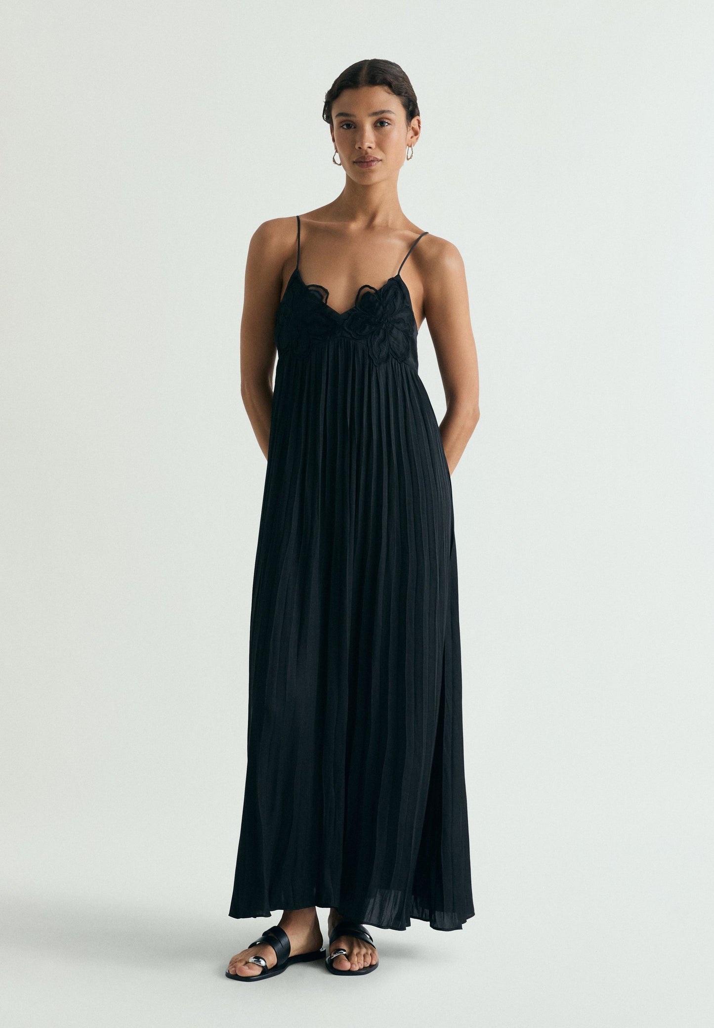 VESTITO MIDI CON DETTAGLIO FLOREALE