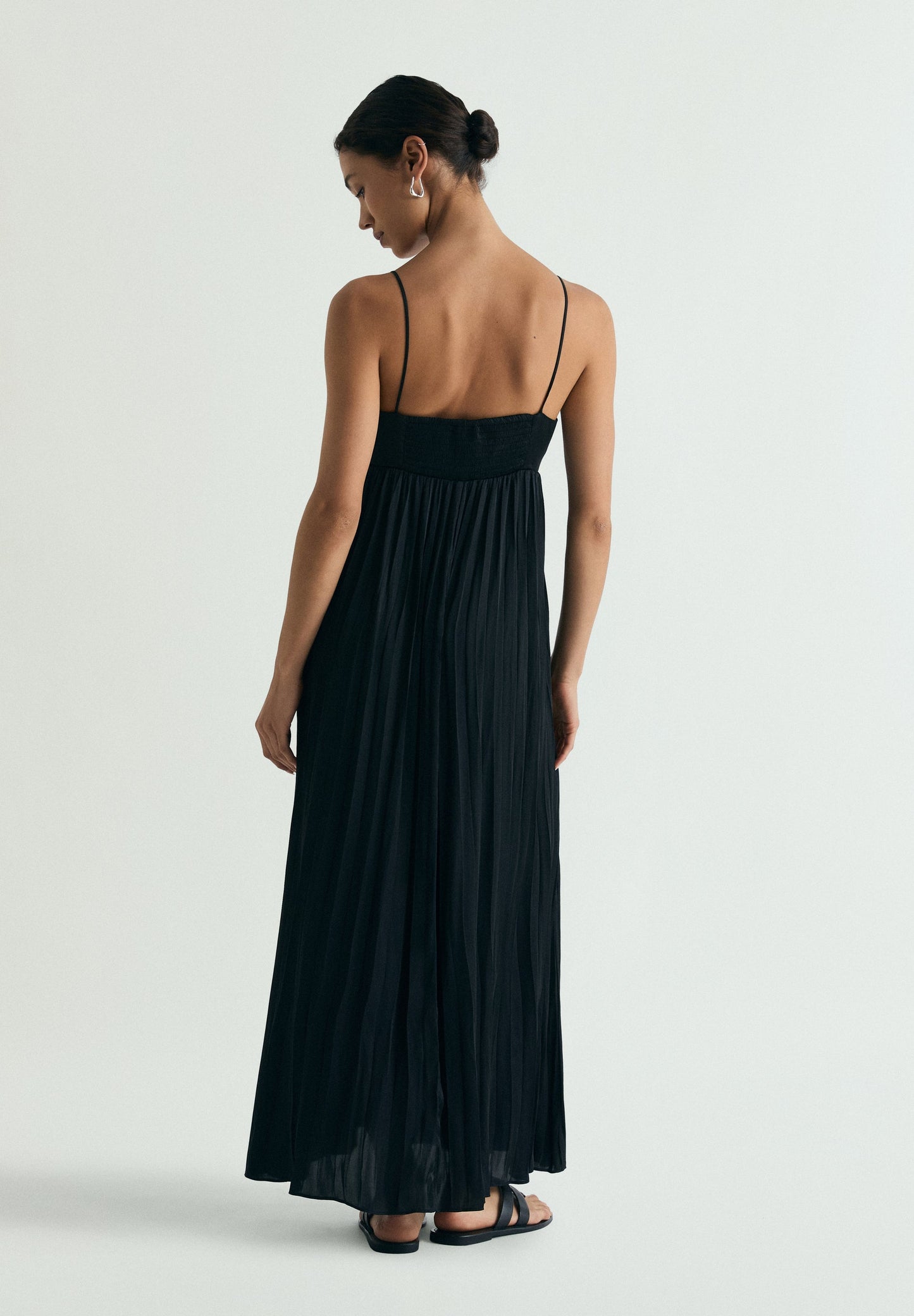 VESTITO MIDI CON DETTAGLIO FLOREALE