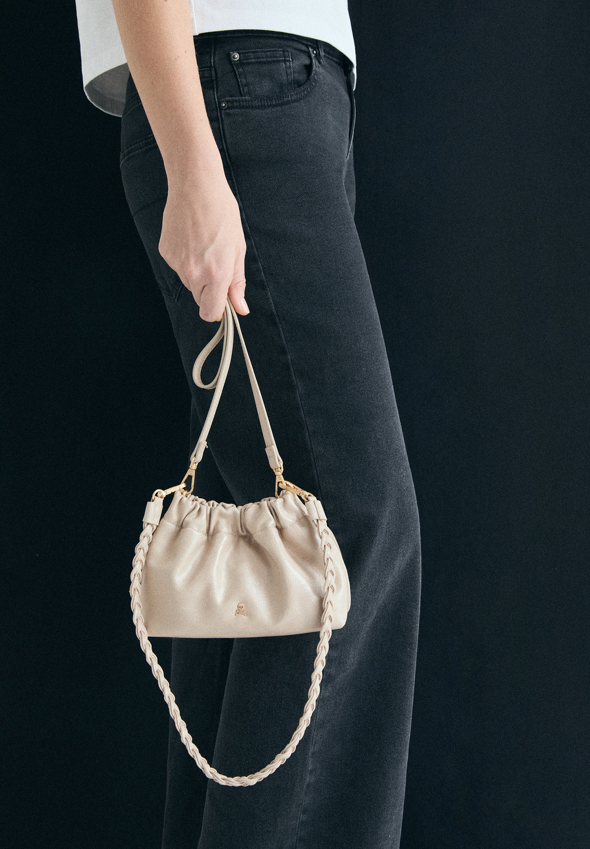 CLUTCH-TASCHE MIT RAFFUNG