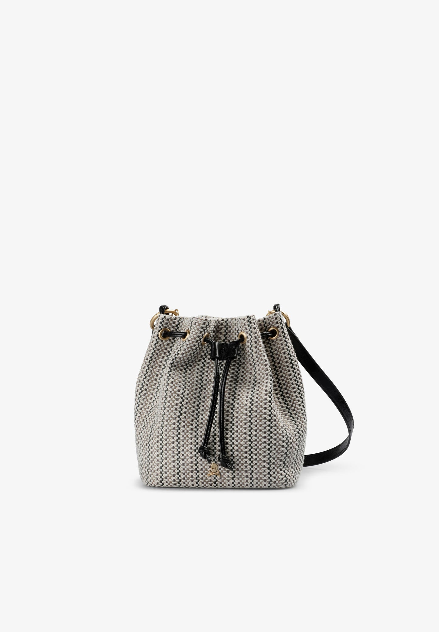 BRAIDED BUCKET BAG