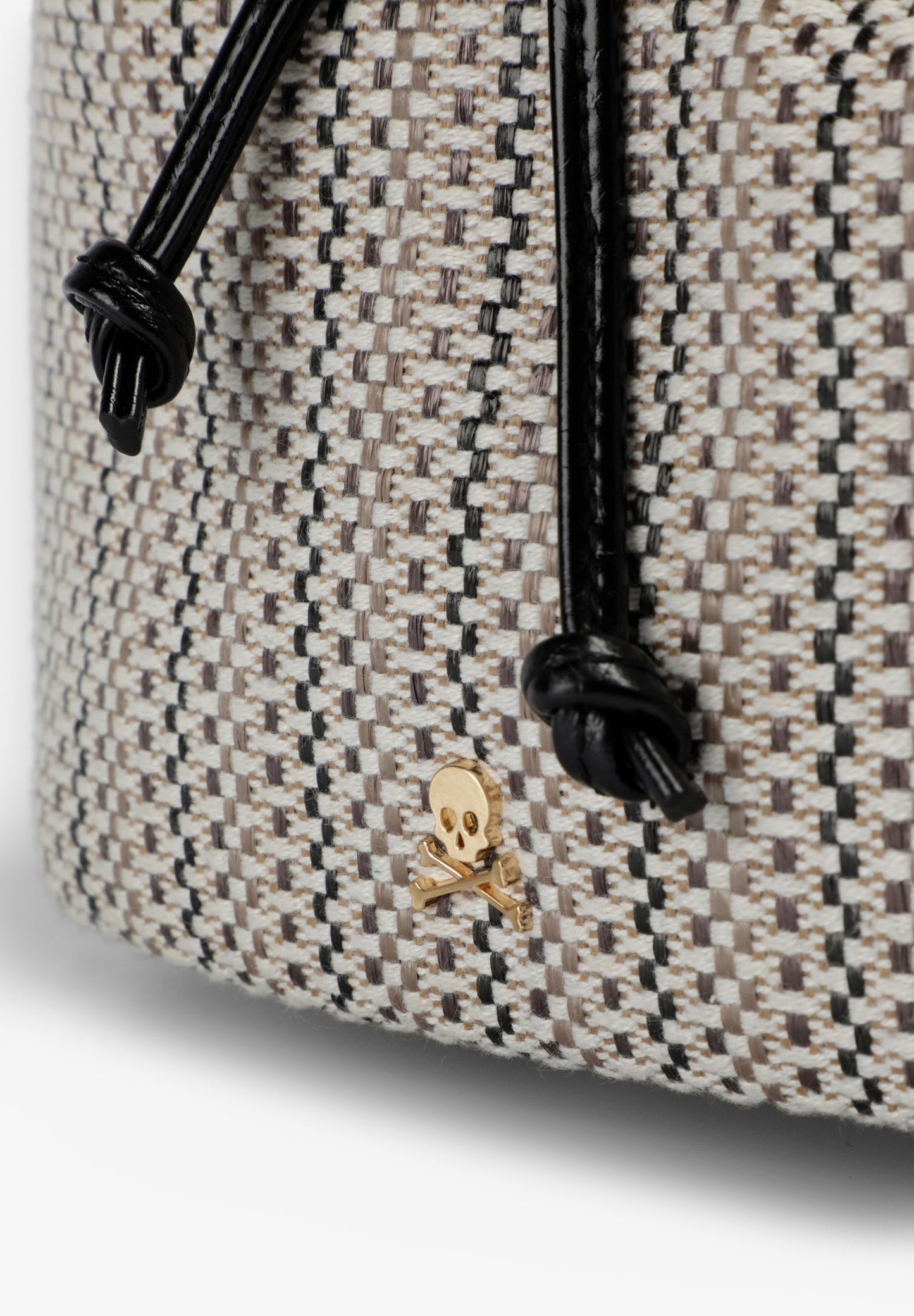 GEFLOCHTENE BEUTELTASCHE