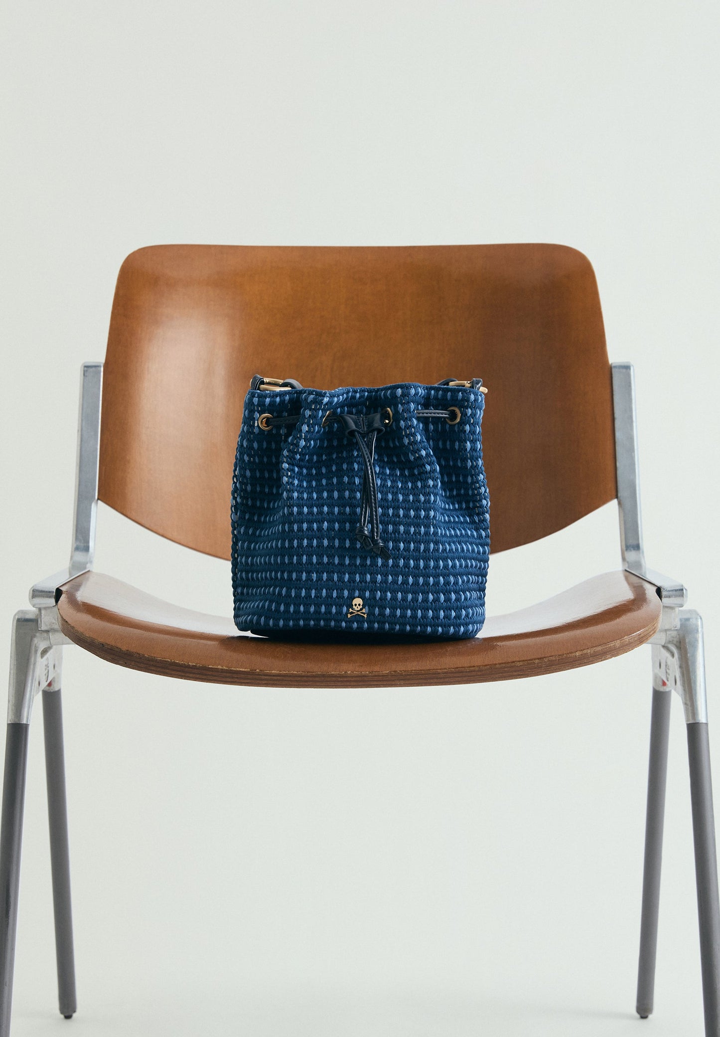 BRAIDED BUCKET BAG