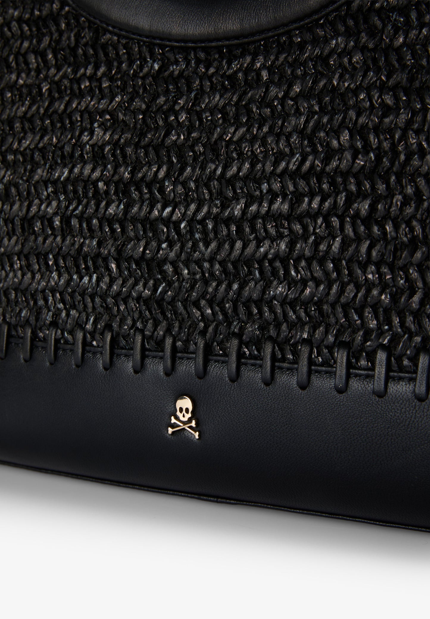 HANDTASCHE MIT TEXTUR