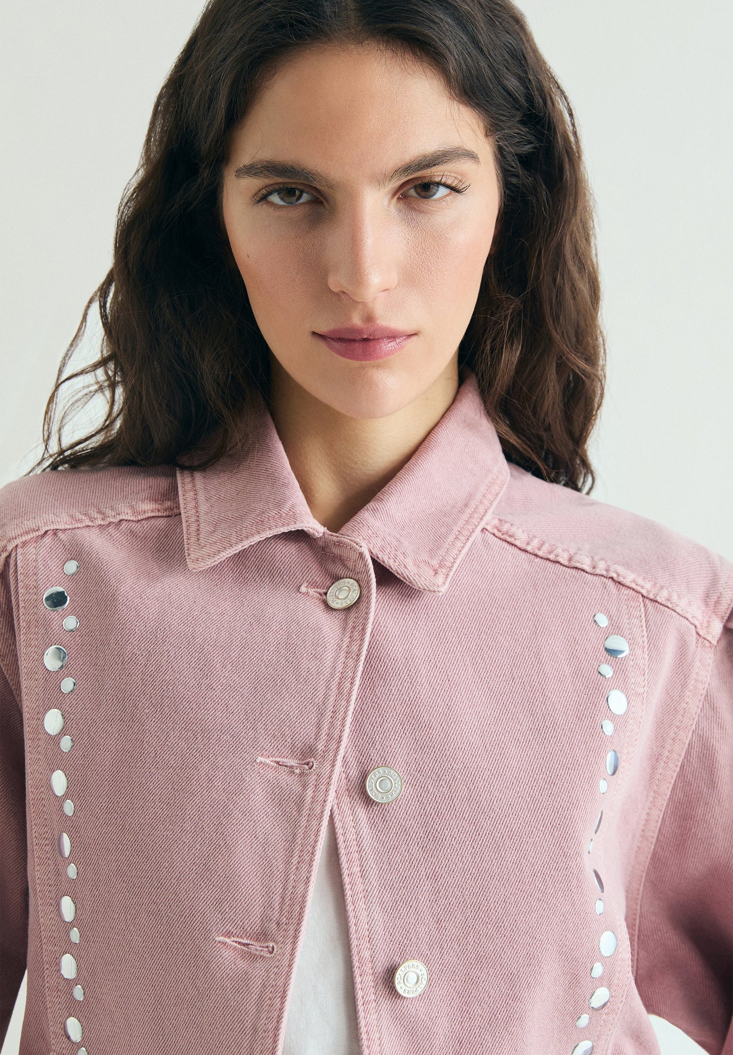DENIM-CARDIGAN MIT NIETEN