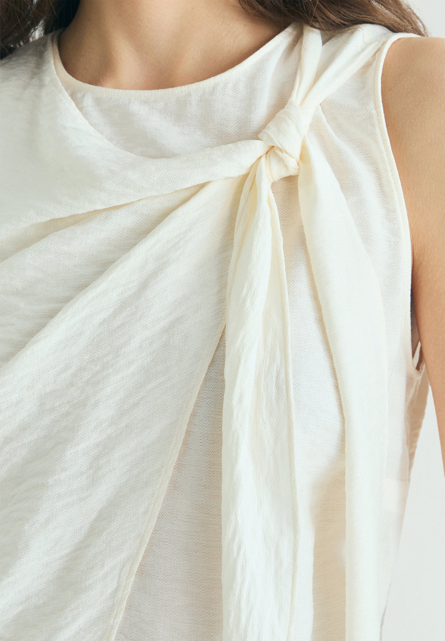 ASYMMETRIC KNOT TOP